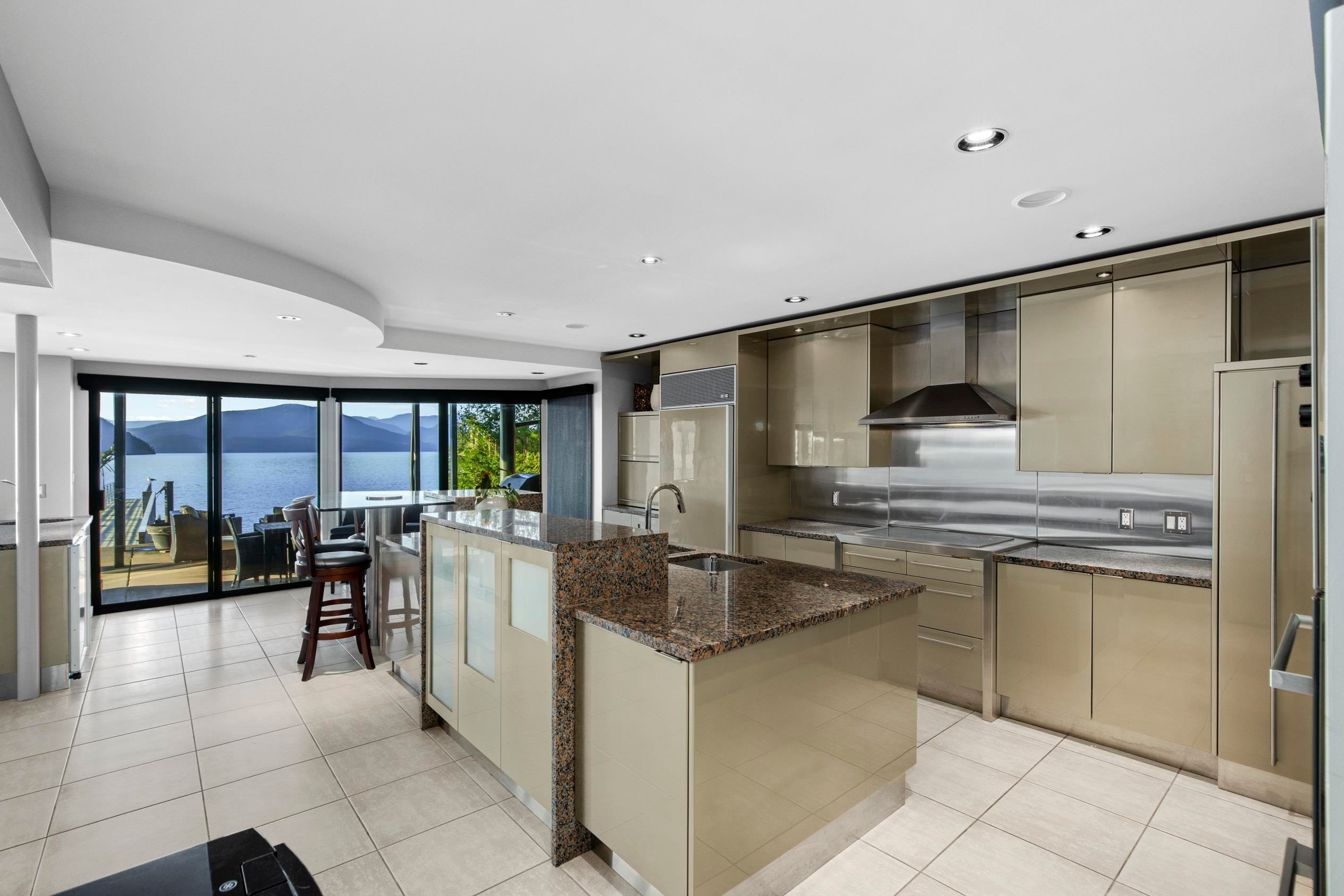 









2


Strachan Point

Road,
West Vancouver,




BC
V7W 1C6

