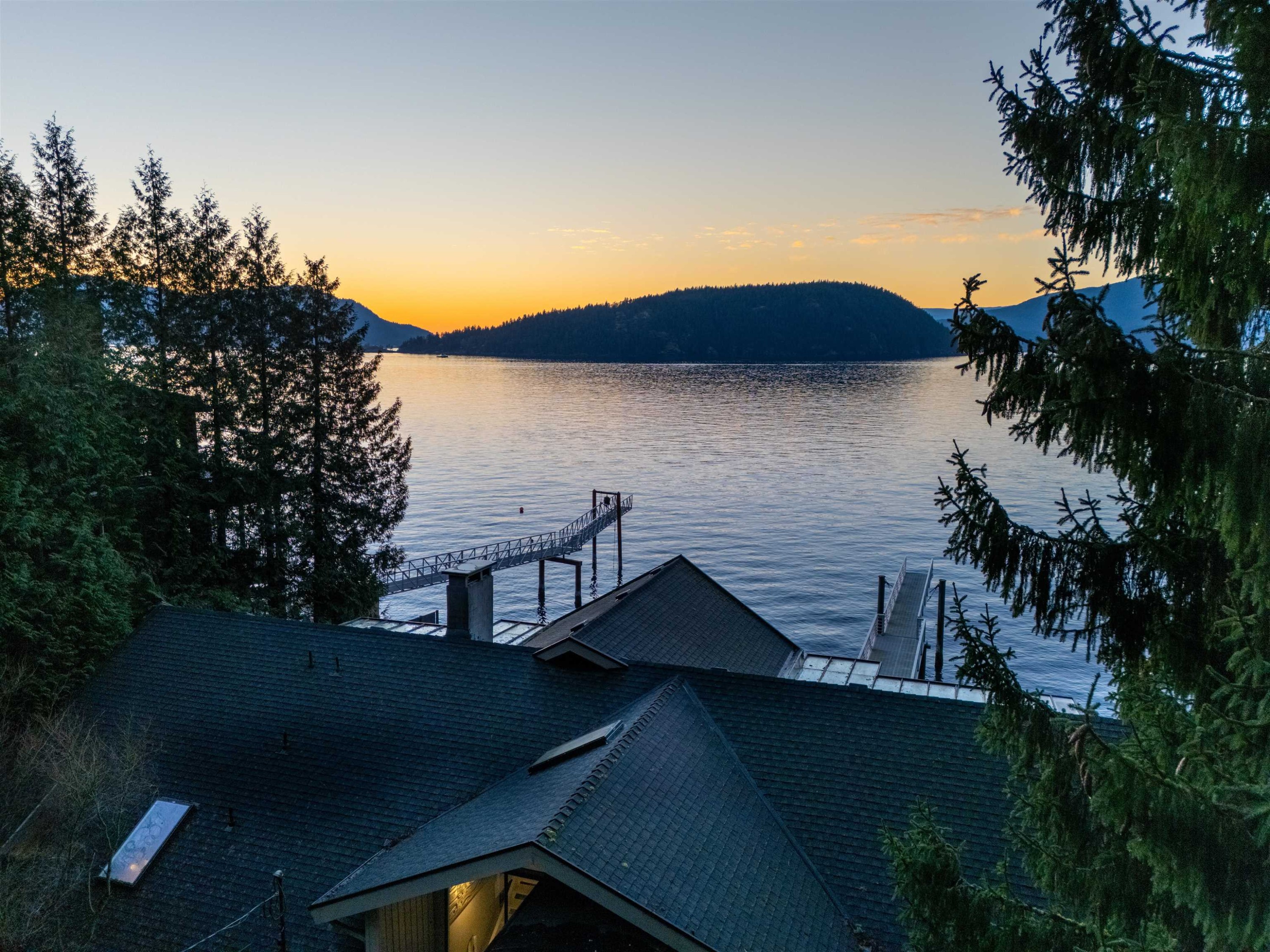 









2


Strachan Point

Road,
West Vancouver,




BC
V7W 1C6

