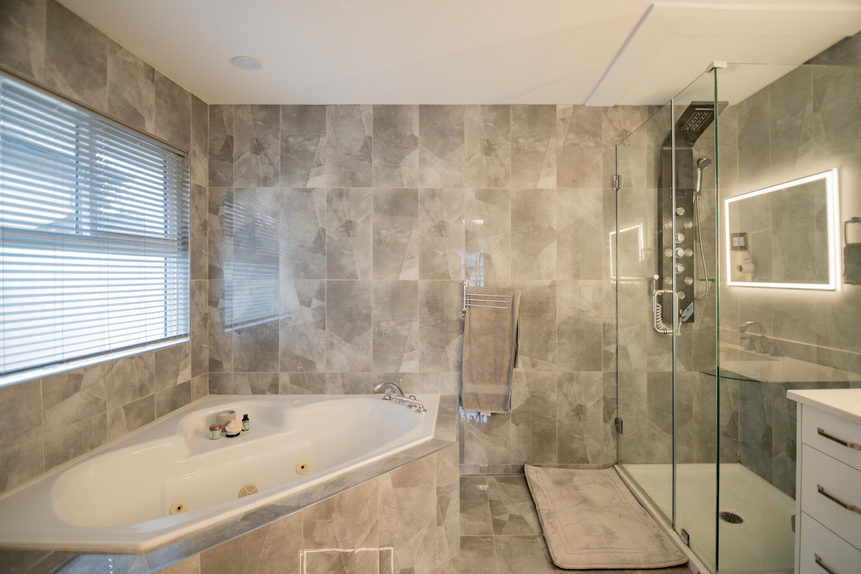 









23717


110

Avenue,
Maple Ridge,




BC
V2W 1E7

