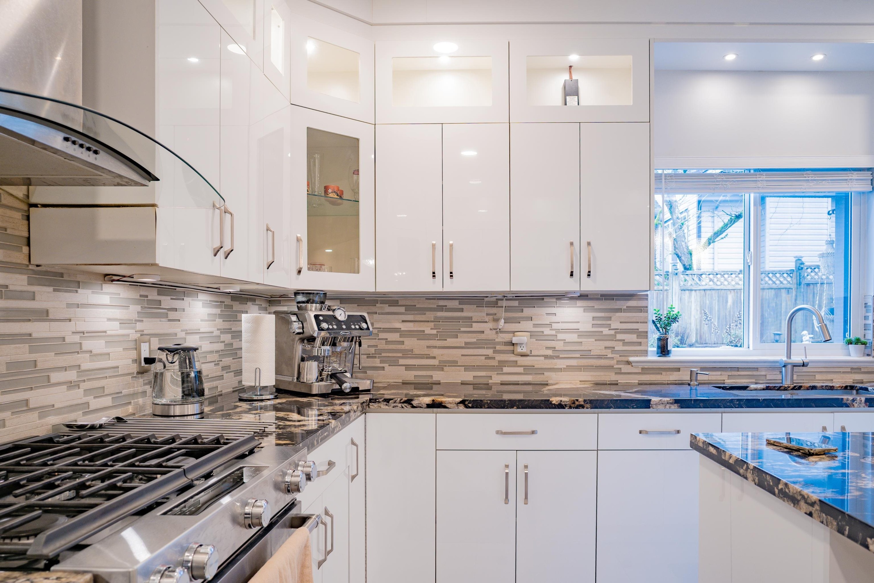 









23717


110

Avenue,
Maple Ridge,




BC
V2W 1E7

