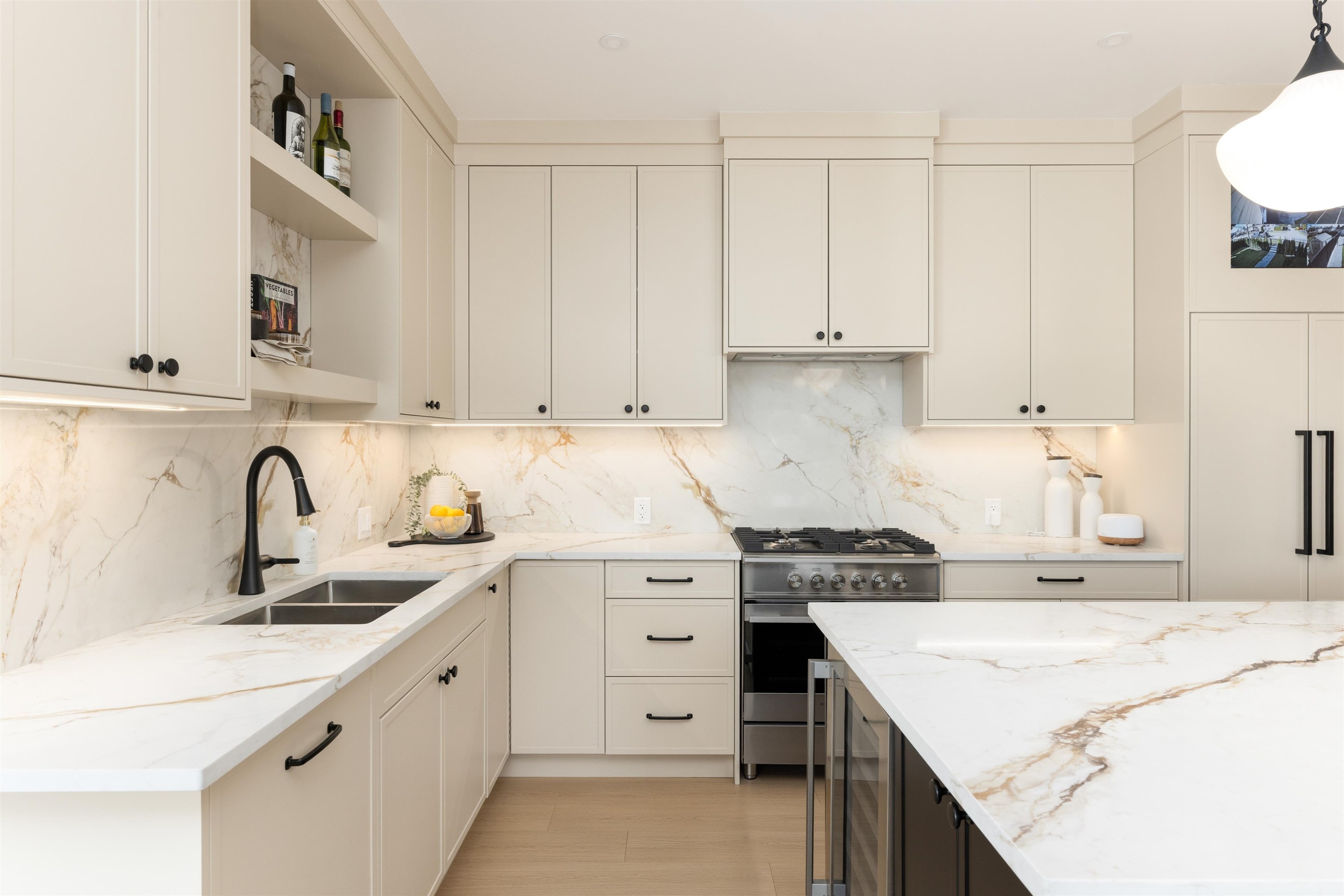 









646


Girard

Avenue, 101,
Coquitlam,




BC
V3K 1S8

