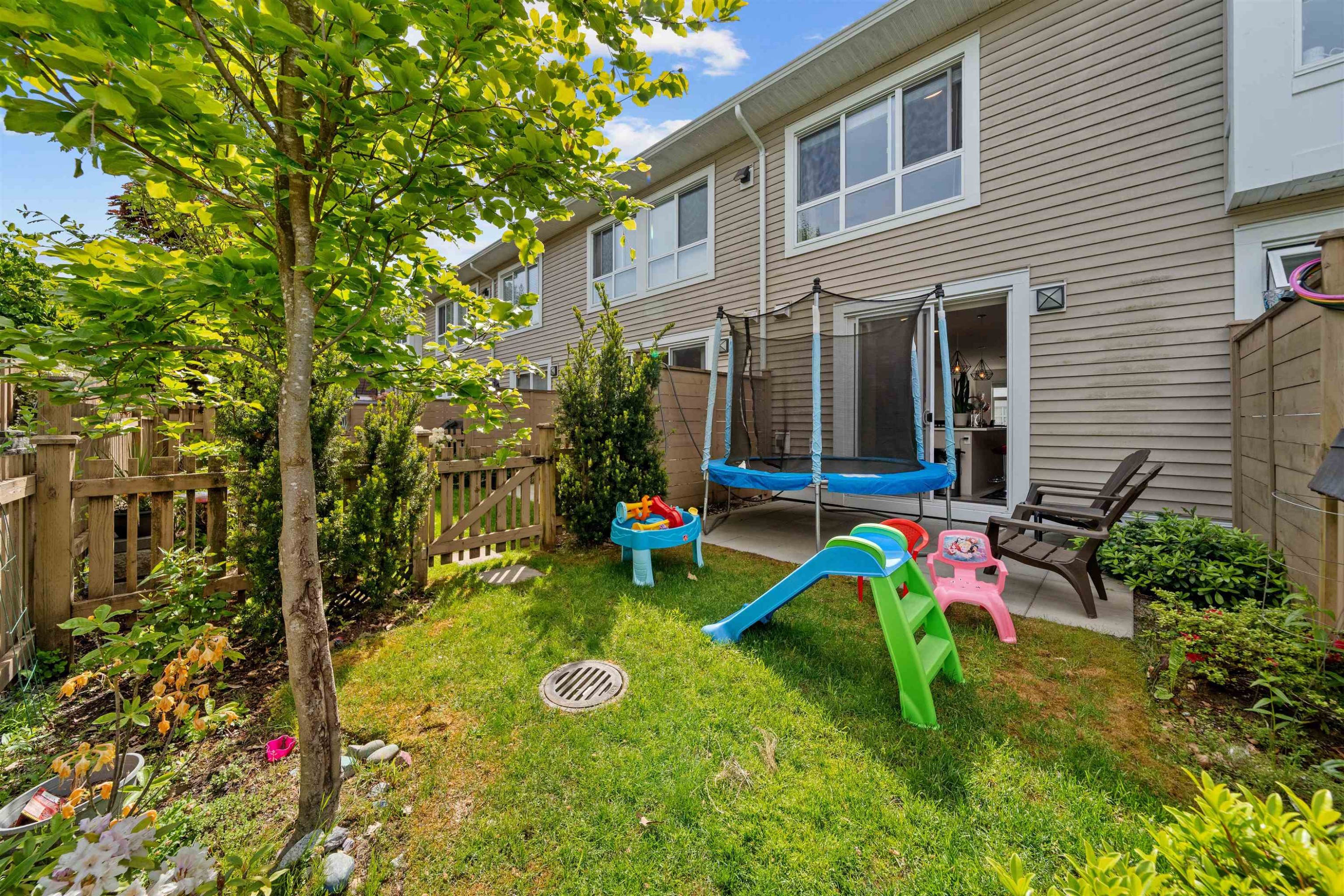 









24108


104

Avenue, 72,
Maple Ridge,




BC
V2W 0J5

