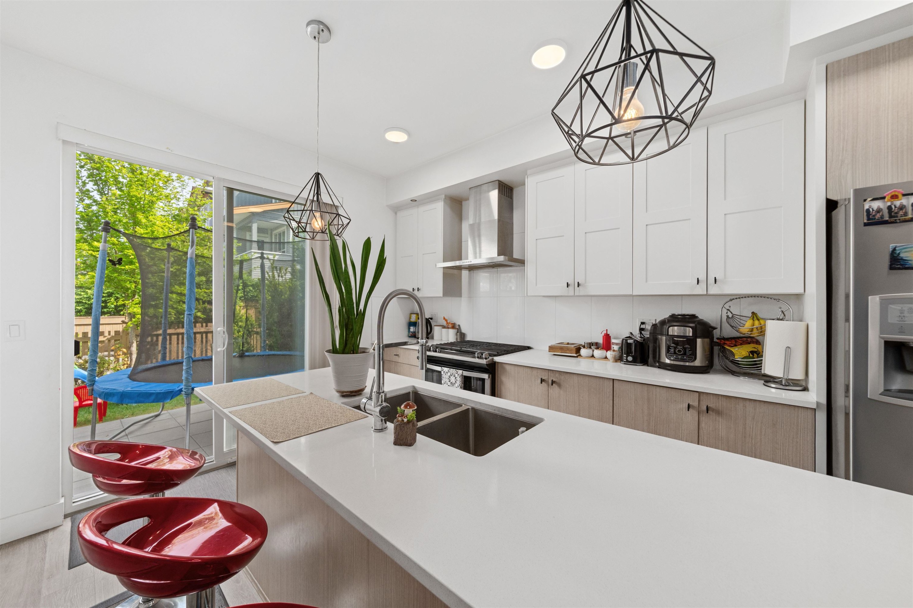 









24108


104

Avenue, 72,
Maple Ridge,




BC
V2W 0J5

