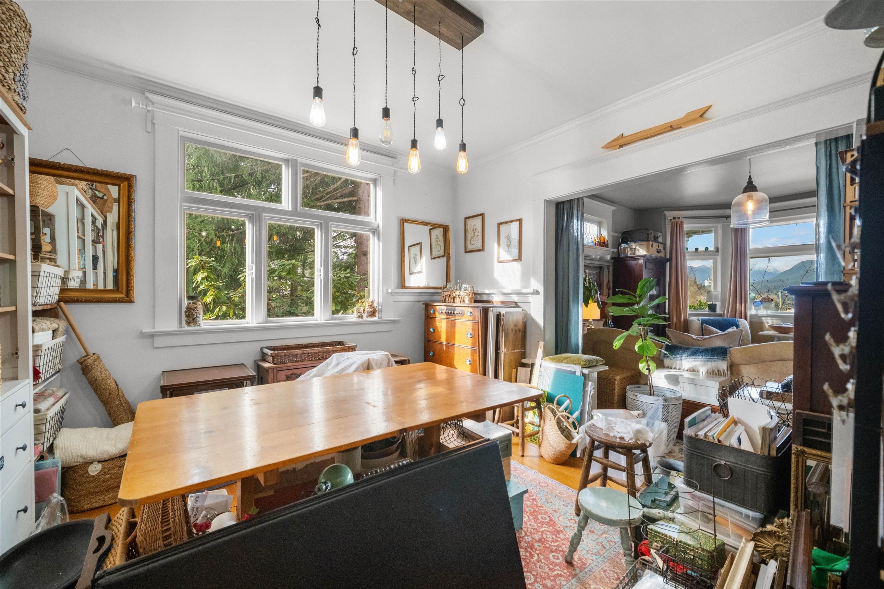 









2201


St George

Street,
Port Moody,




BC
V3H 2G1

