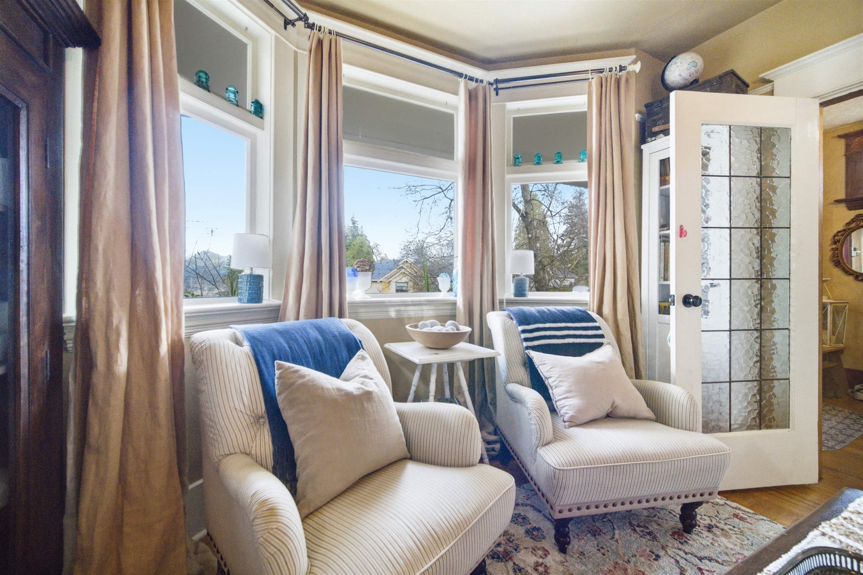 









2201


St George

Street,
Port Moody,




BC
V3H 2G1

