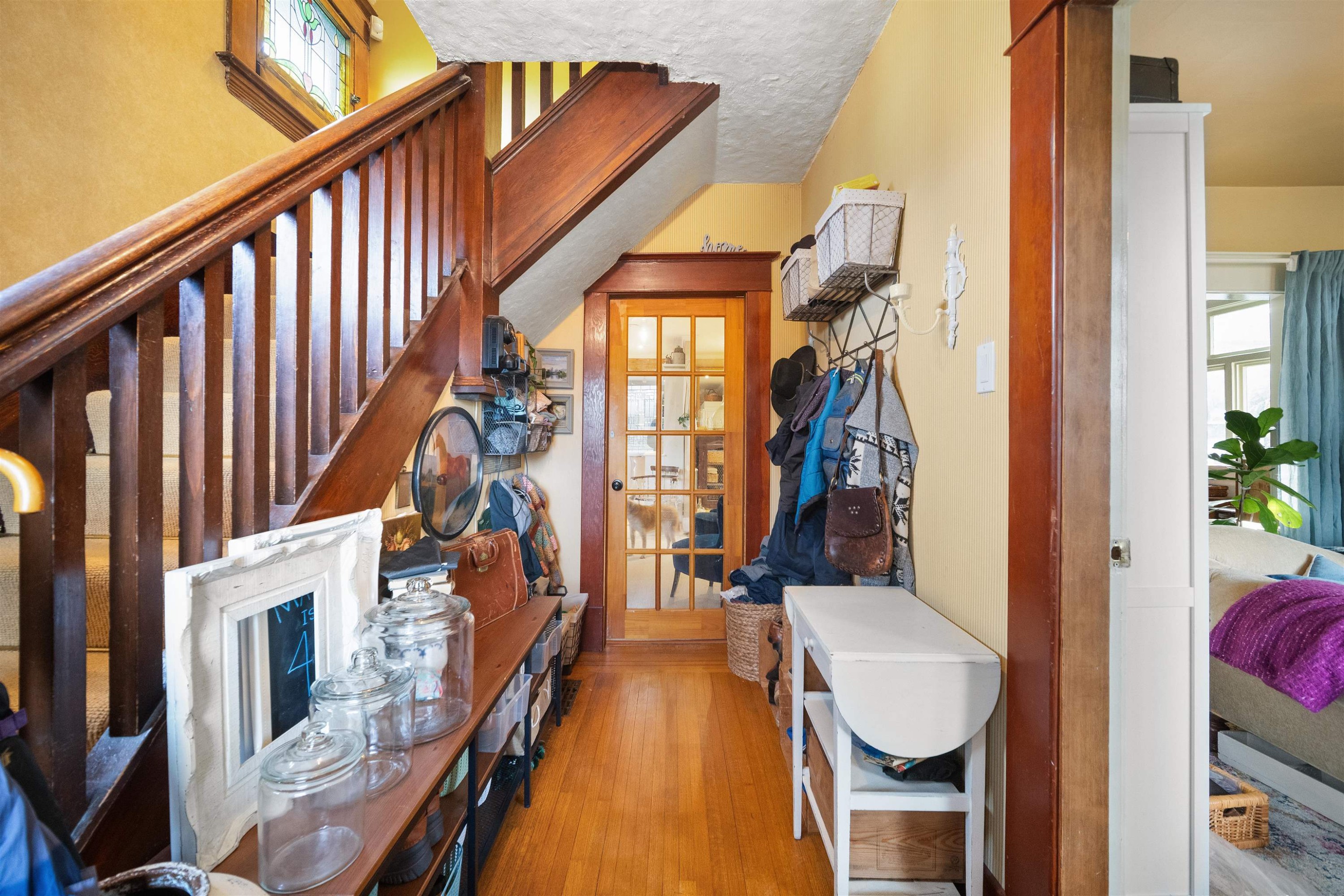 









2201


St George

Street,
Port Moody,




BC
V3H 2G1

