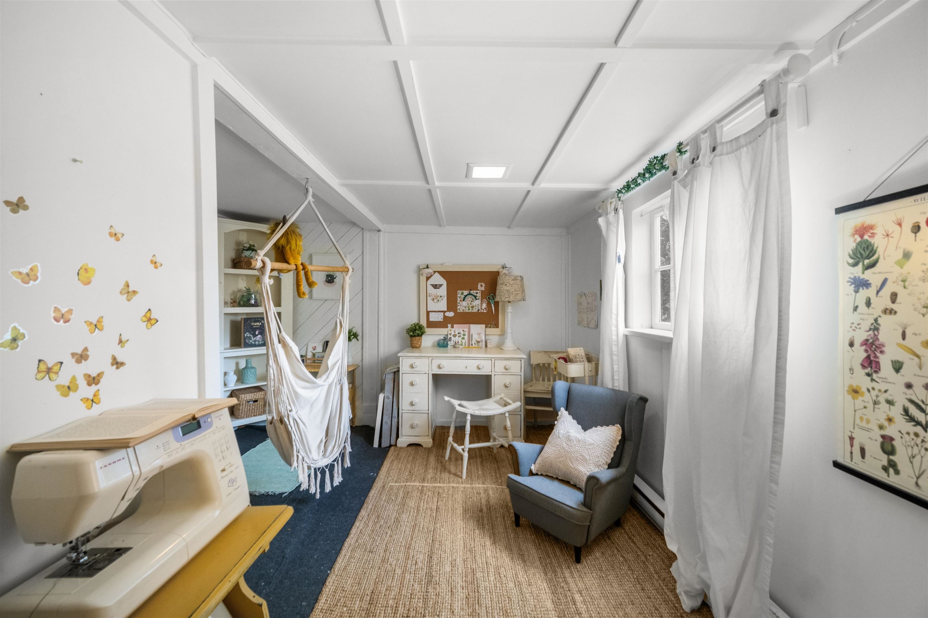 









2201


St George

Street,
Port Moody,




BC
V3H 2G1

