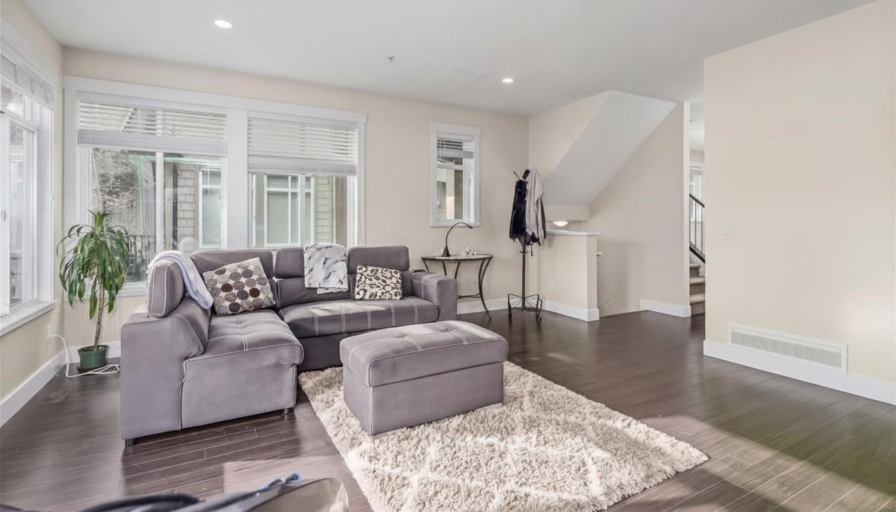 









22865


Telosky

Avenue, 51,
Maple Ridge,




BC
V2X 8Z9

