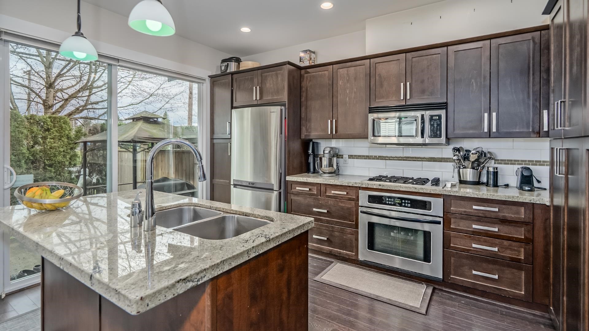 









22865


Telosky

Avenue, 51,
Maple Ridge,




BC
V2X 8Z9

