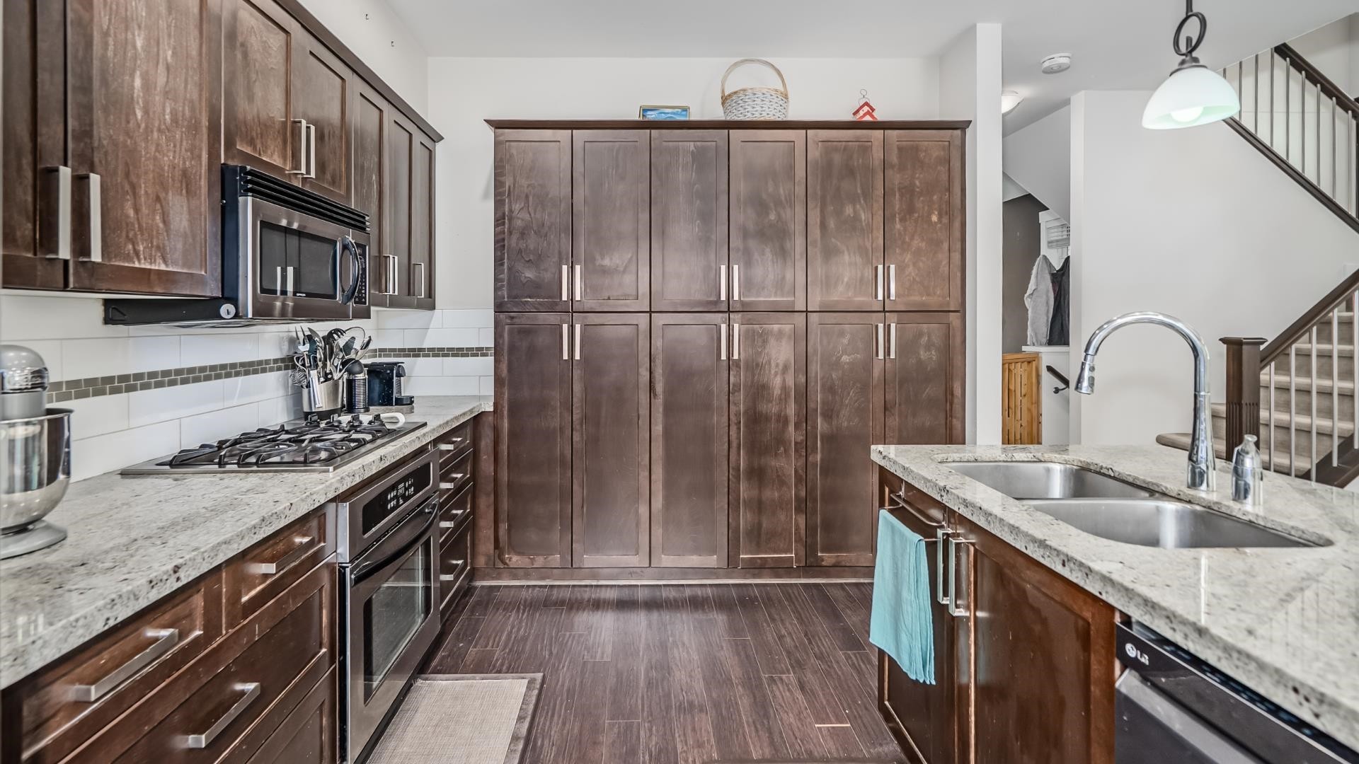 









22865


Telosky

Avenue, 51,
Maple Ridge,




BC
V2X 8Z9

