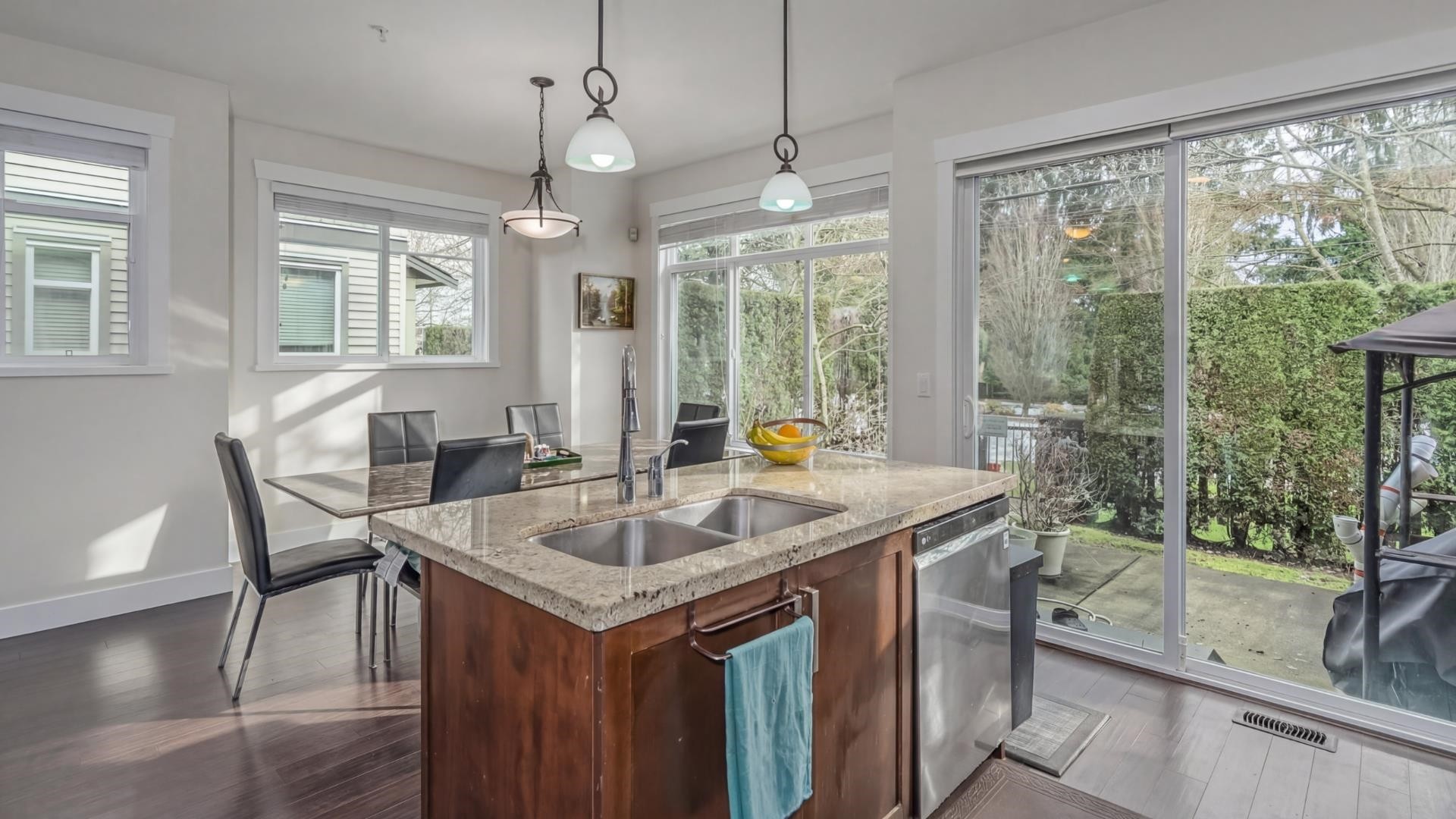 









22865


Telosky

Avenue, 51,
Maple Ridge,




BC
V2X 8Z9

