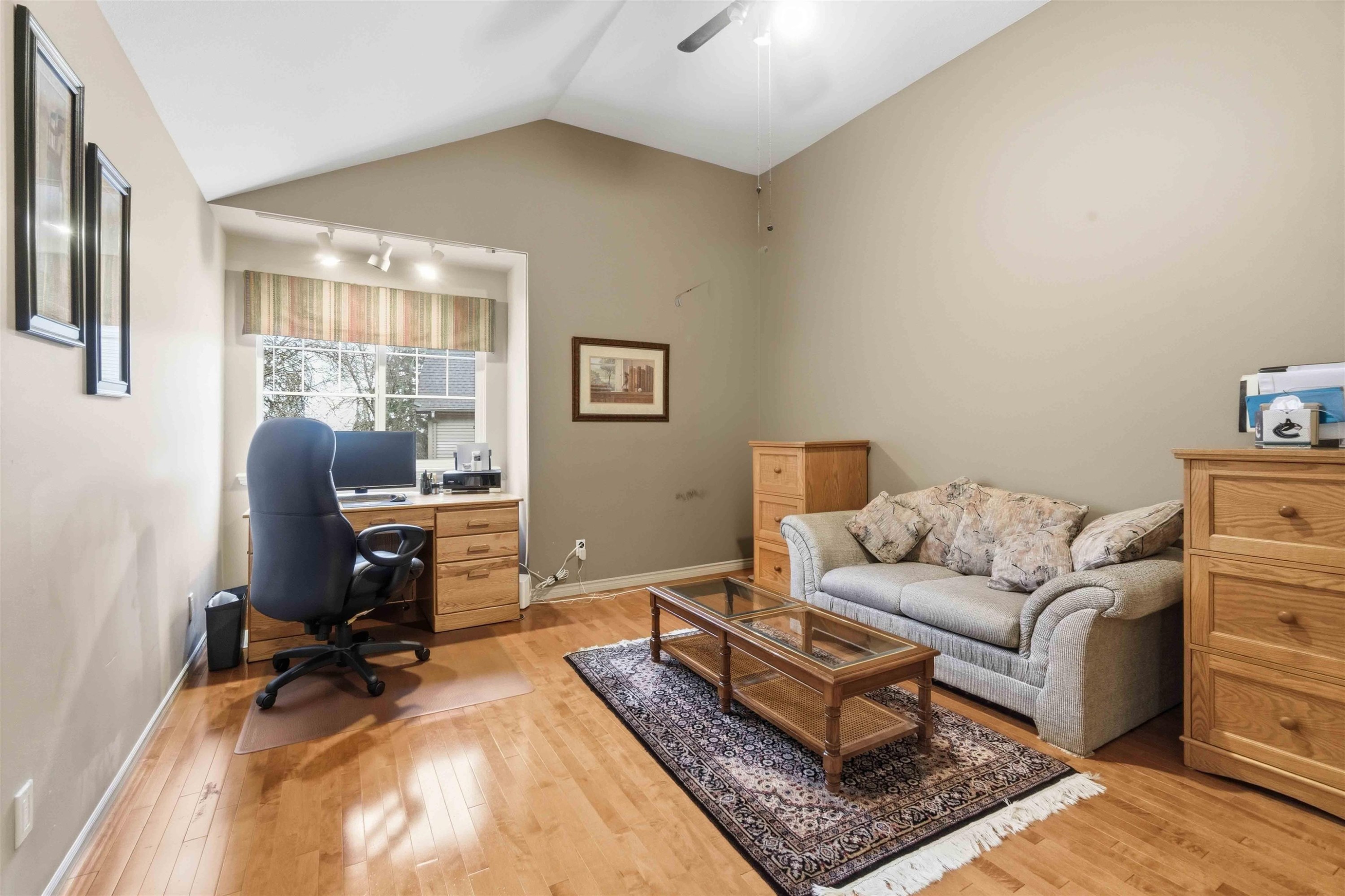 









3300


Plateau

Boulevard, 1,
Coquitlam,




BC
V3E 3L6

