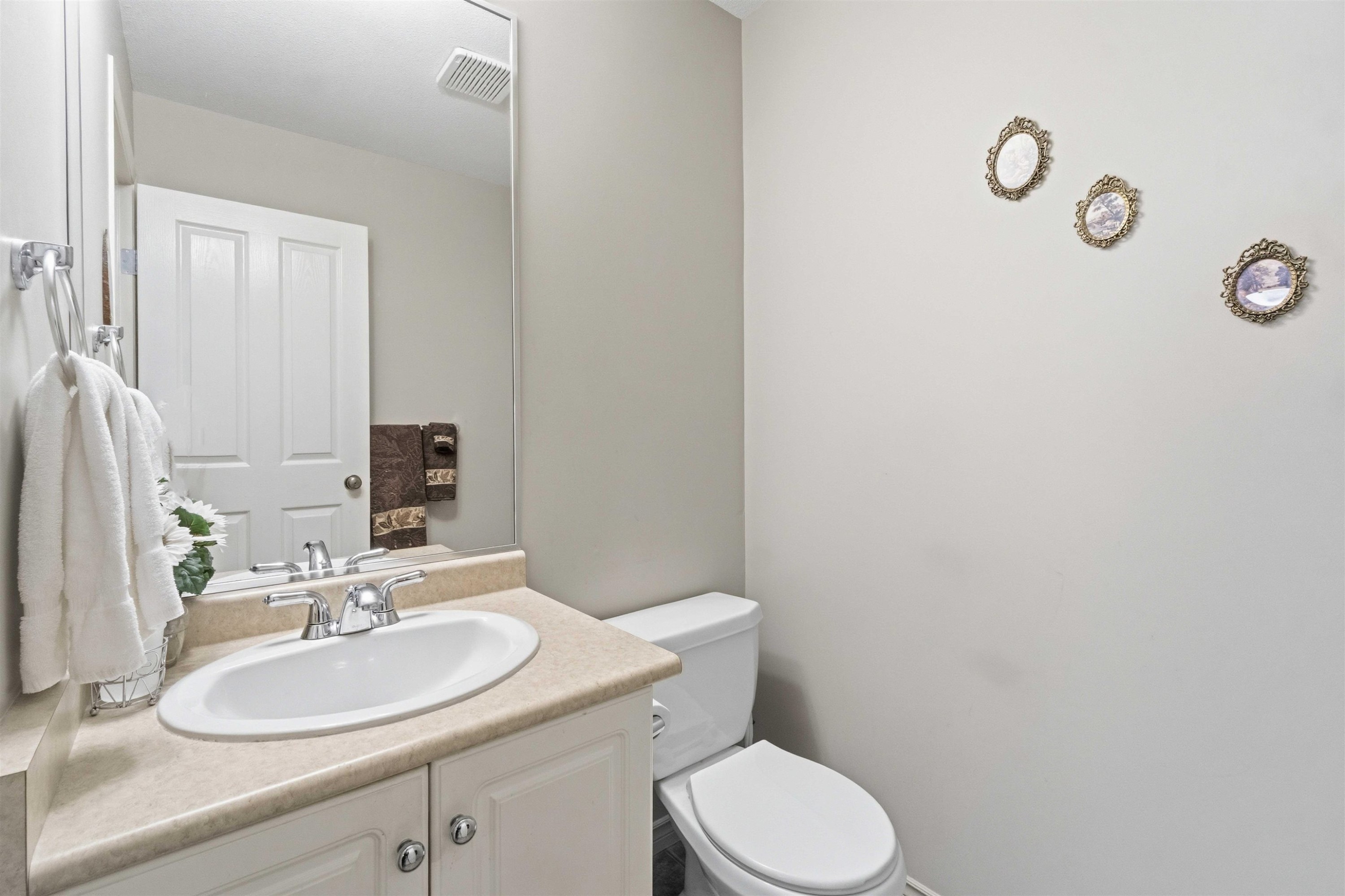 









3300


Plateau

Boulevard, 1,
Coquitlam,




BC
V3E 3L6

