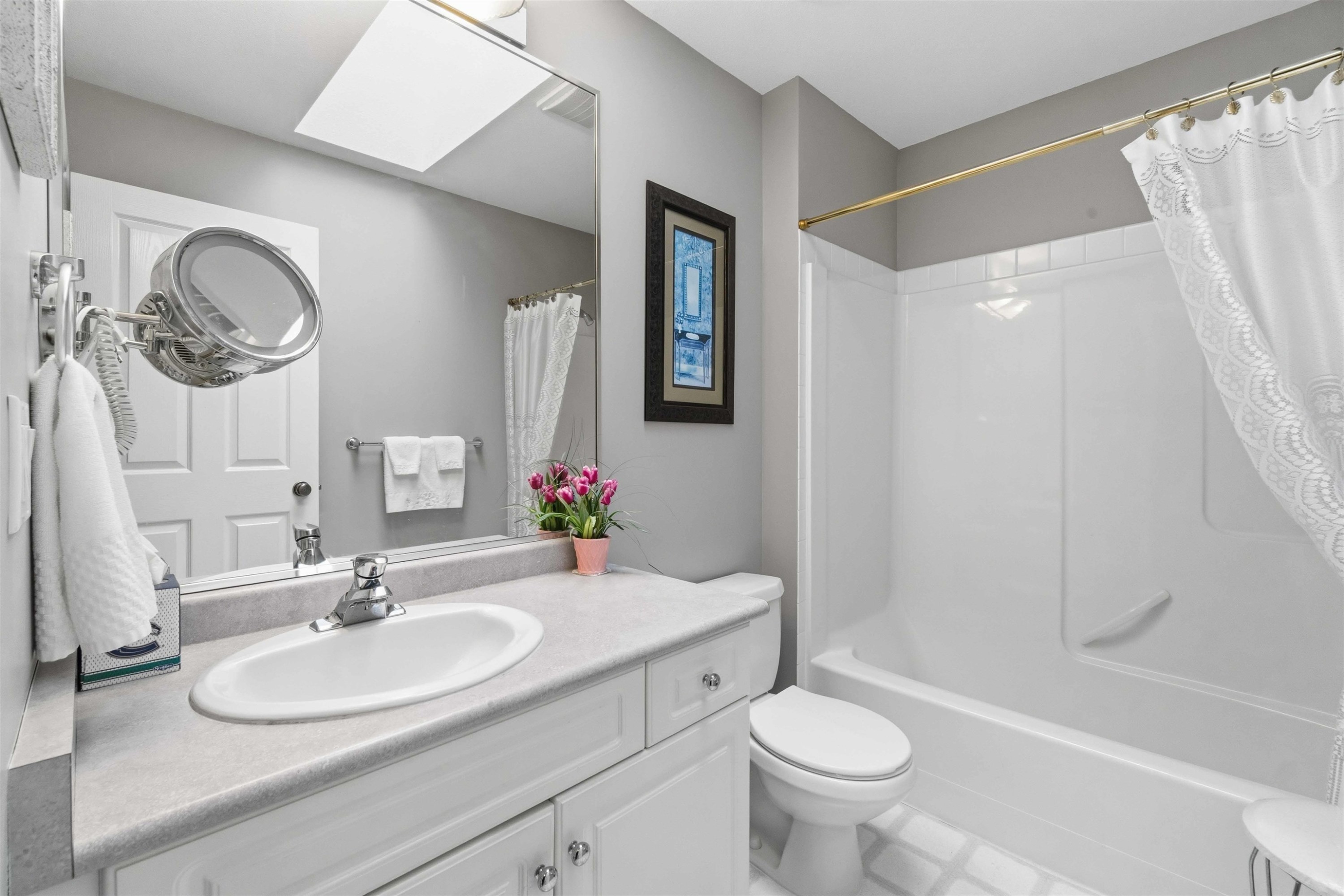 









3300


Plateau

Boulevard, 1,
Coquitlam,




BC
V3E 3L6

