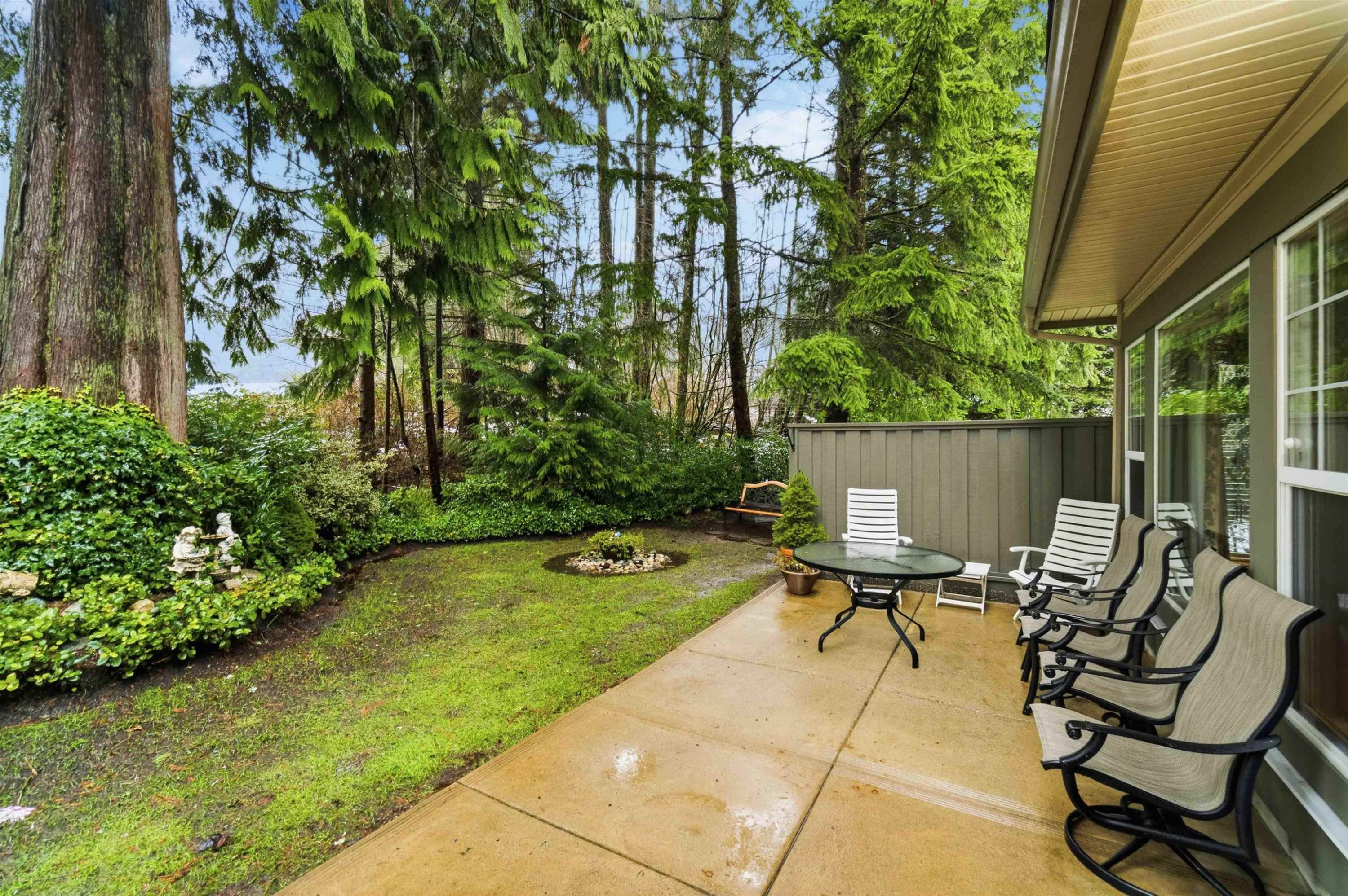 









3300


Plateau

Boulevard, 1,
Coquitlam,




BC
V3E 3L6

