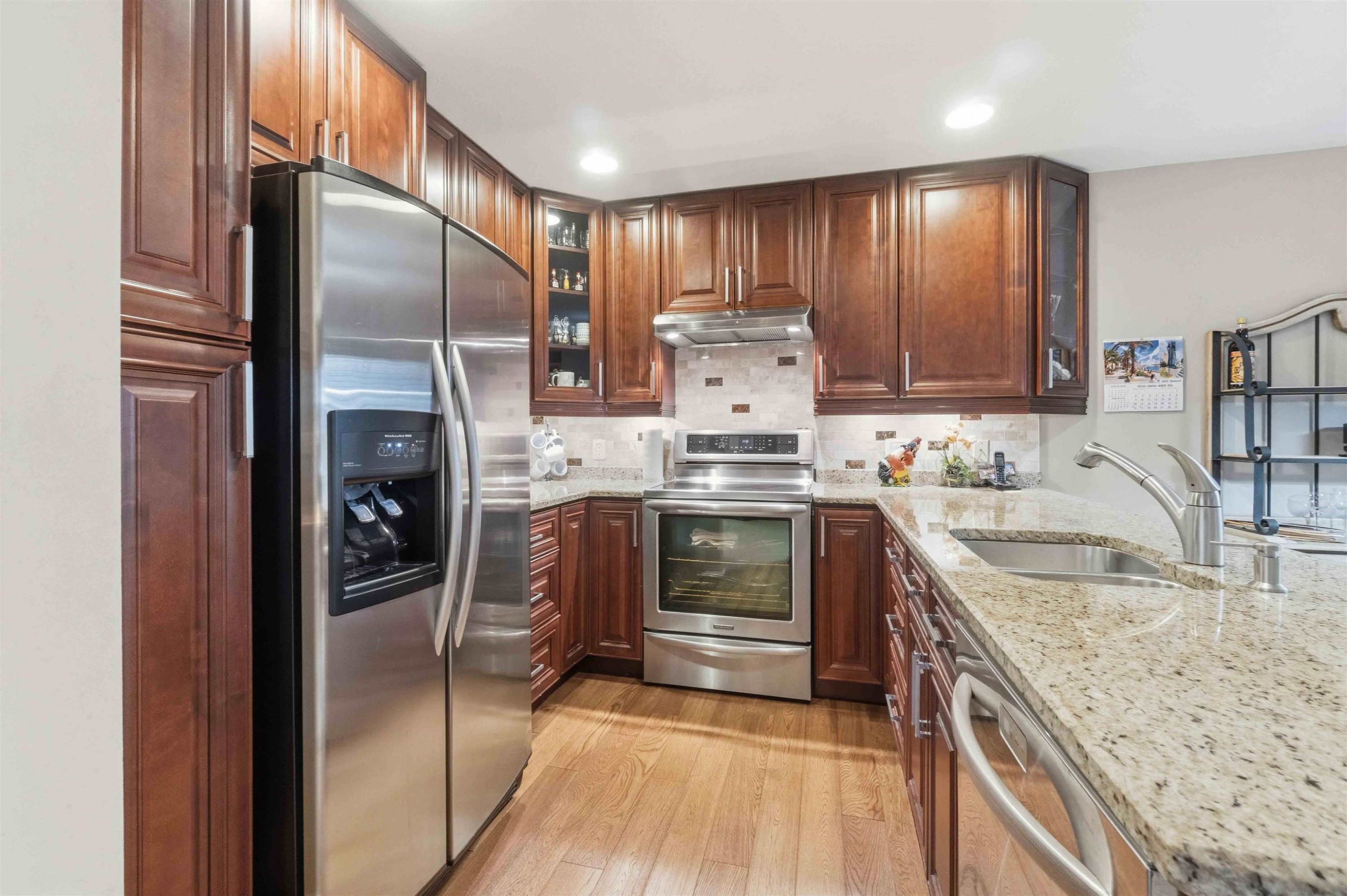 









3300


Plateau

Boulevard, 1,
Coquitlam,




BC
V3E 3L6

