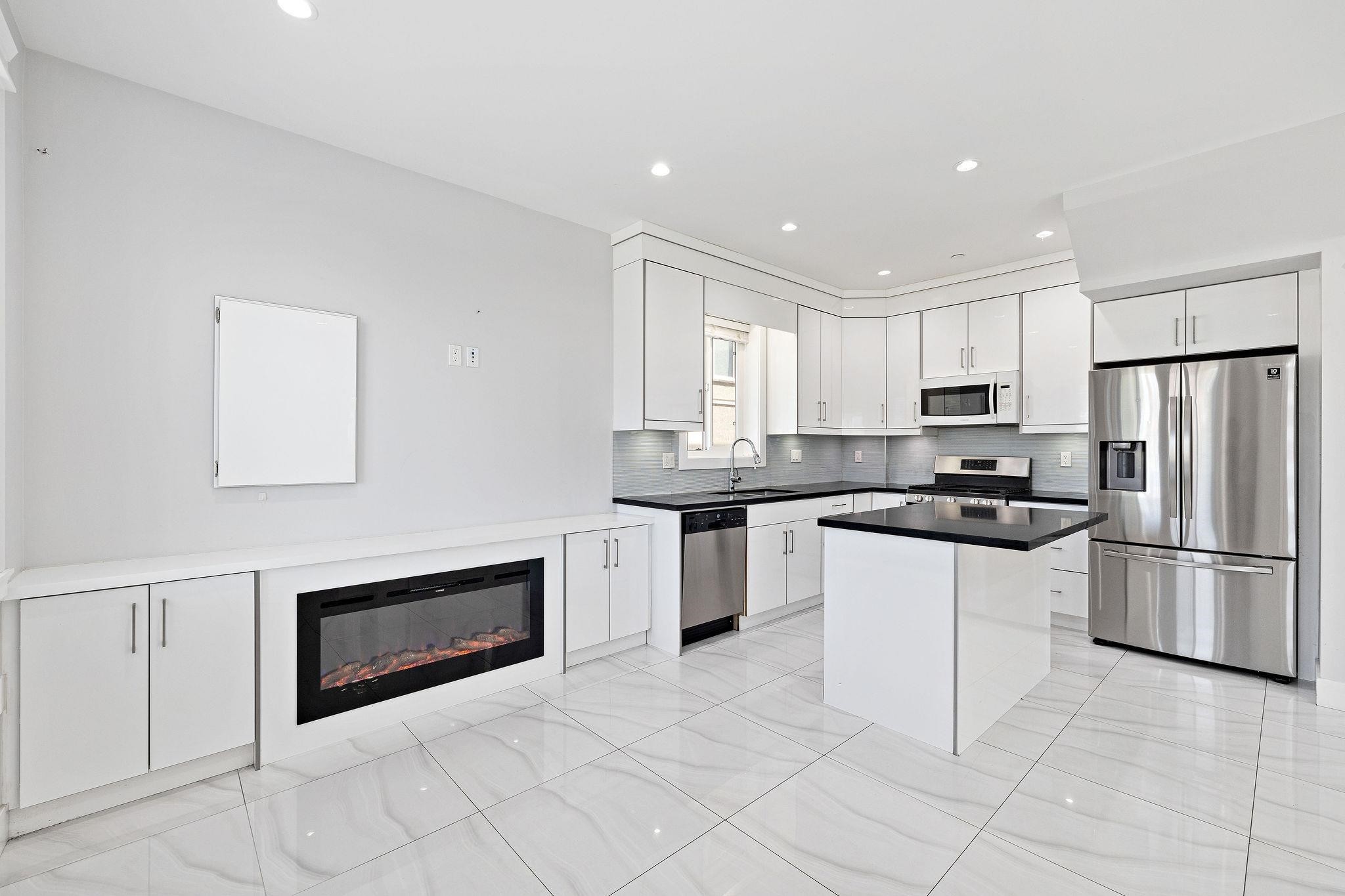 









2430


41

Street East, 1,
Vancouver,




BC
V5R 2W4

