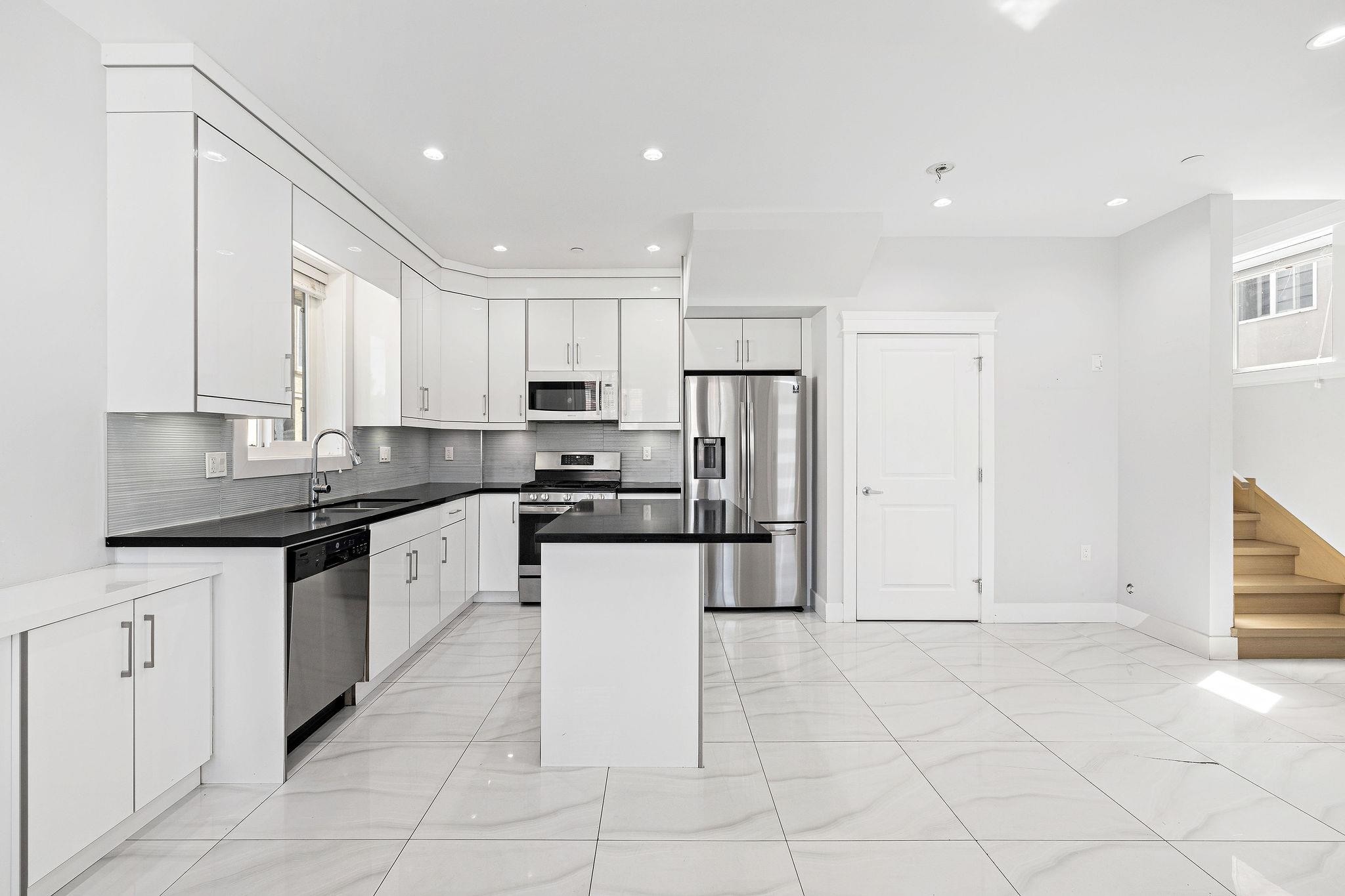 









2430


41

Street East, 1,
Vancouver,




BC
V5R 2W4

