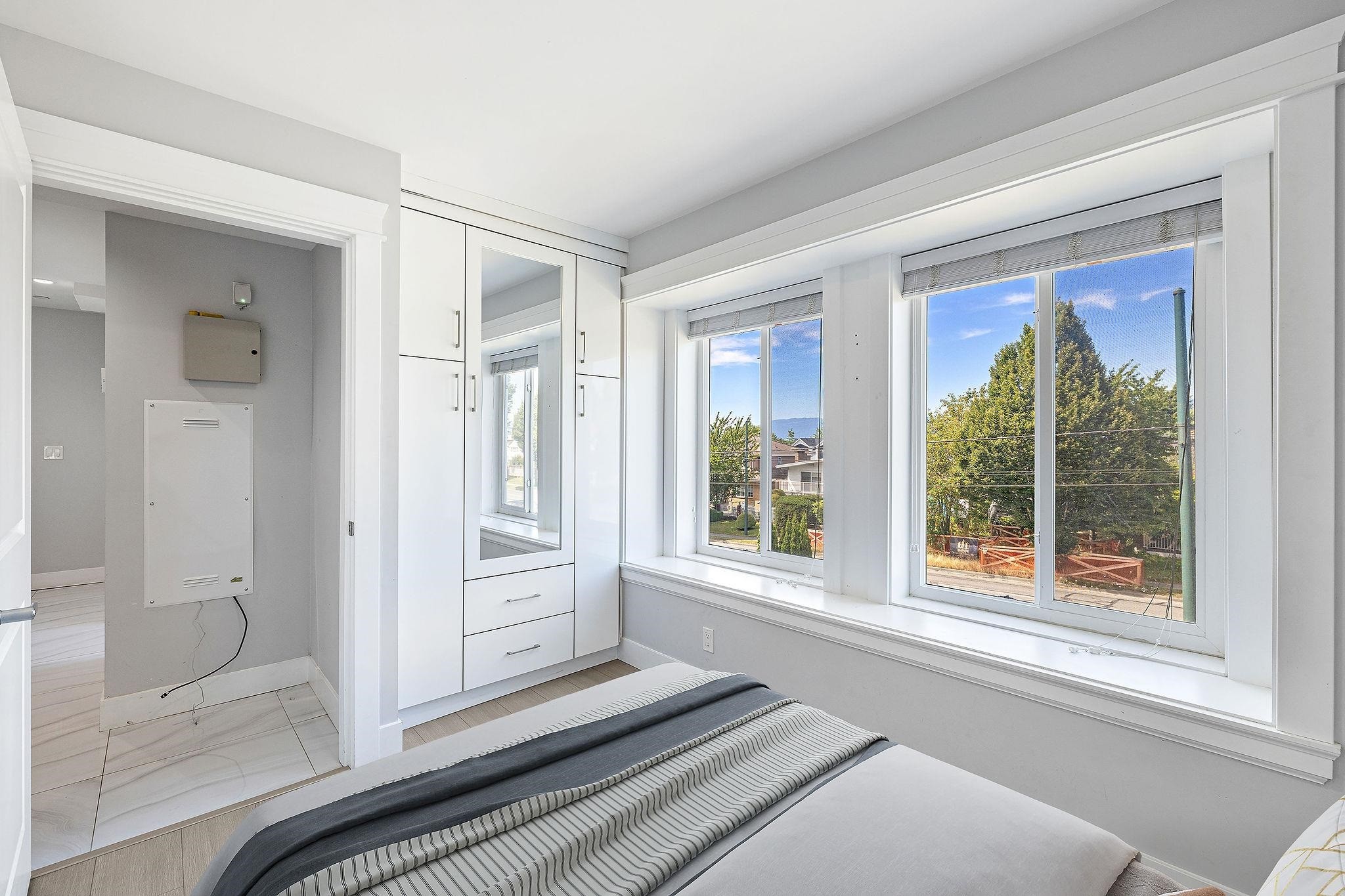 









2430


41

Street East, 1,
Vancouver,




BC
V5R 2W4

