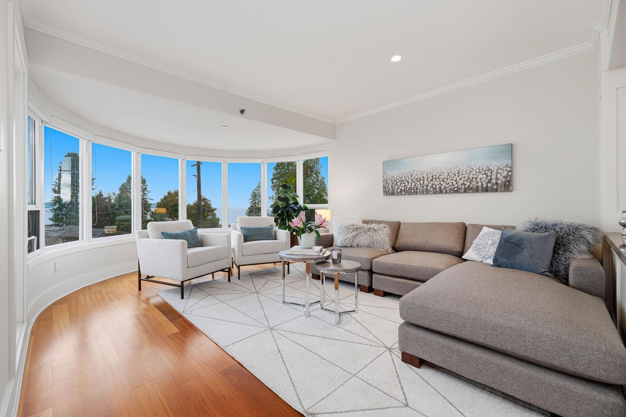 









2455


Bellevue

Avenue, 302,
West Vancouver,




BC
V7V 1E1

