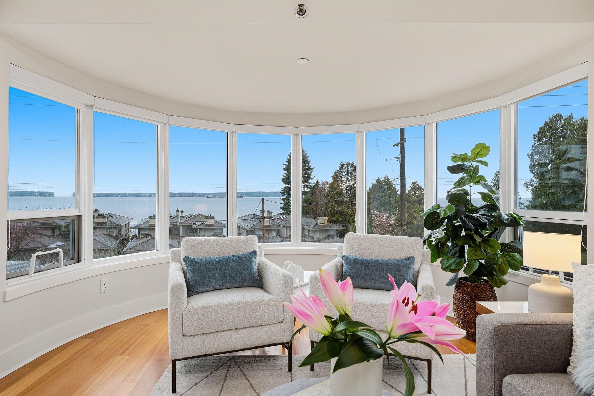 









2455


Bellevue

Avenue, 302,
West Vancouver,




BC
V7V 1E1

