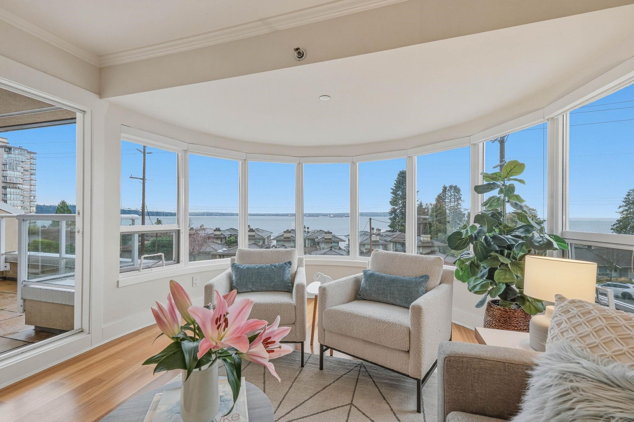 









2455


Bellevue

Avenue, 302,
West Vancouver,




BC
V7V 1E1

