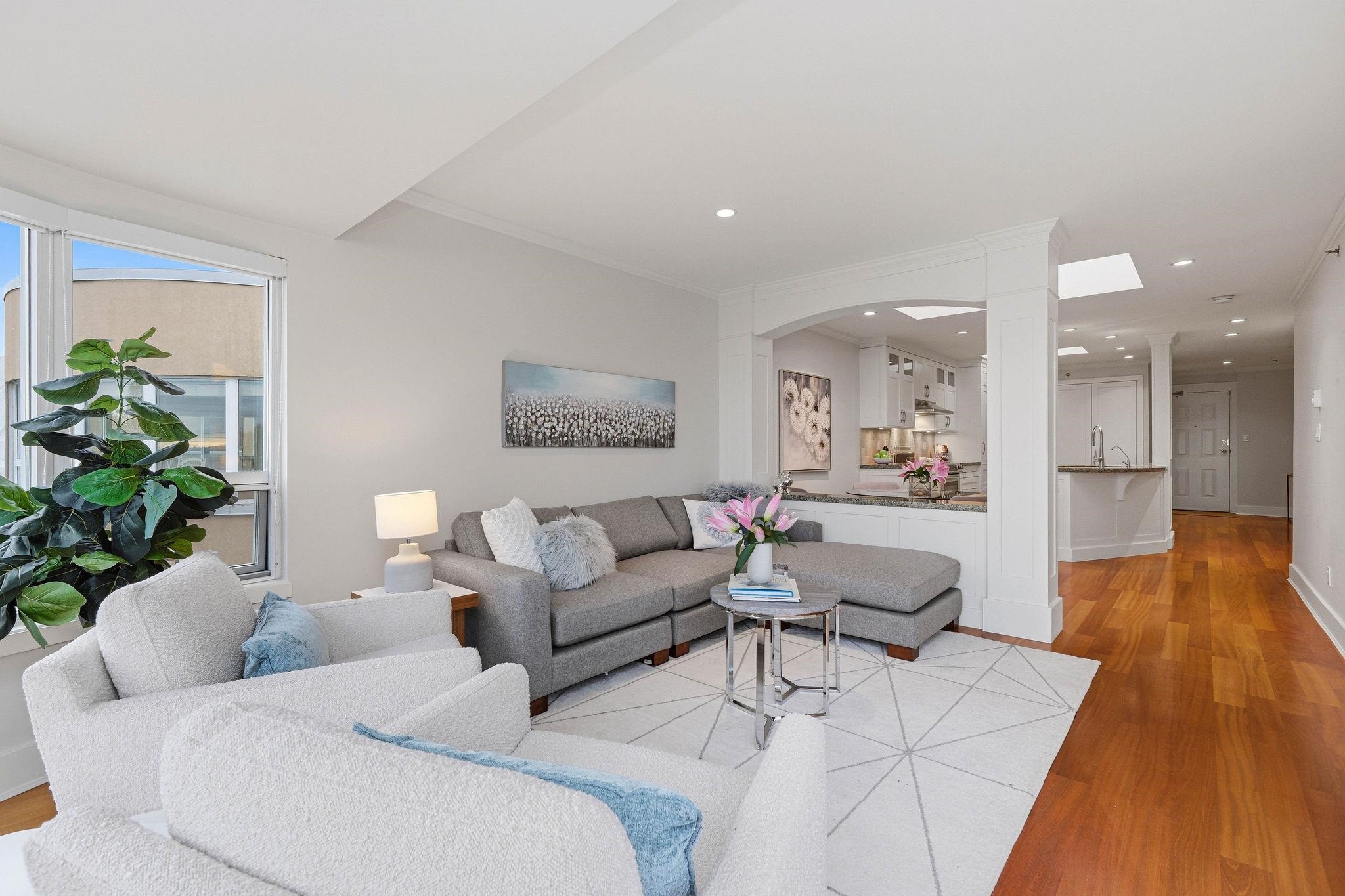 









2455


Bellevue

Avenue, 302,
West Vancouver,




BC
V7V 1E1

