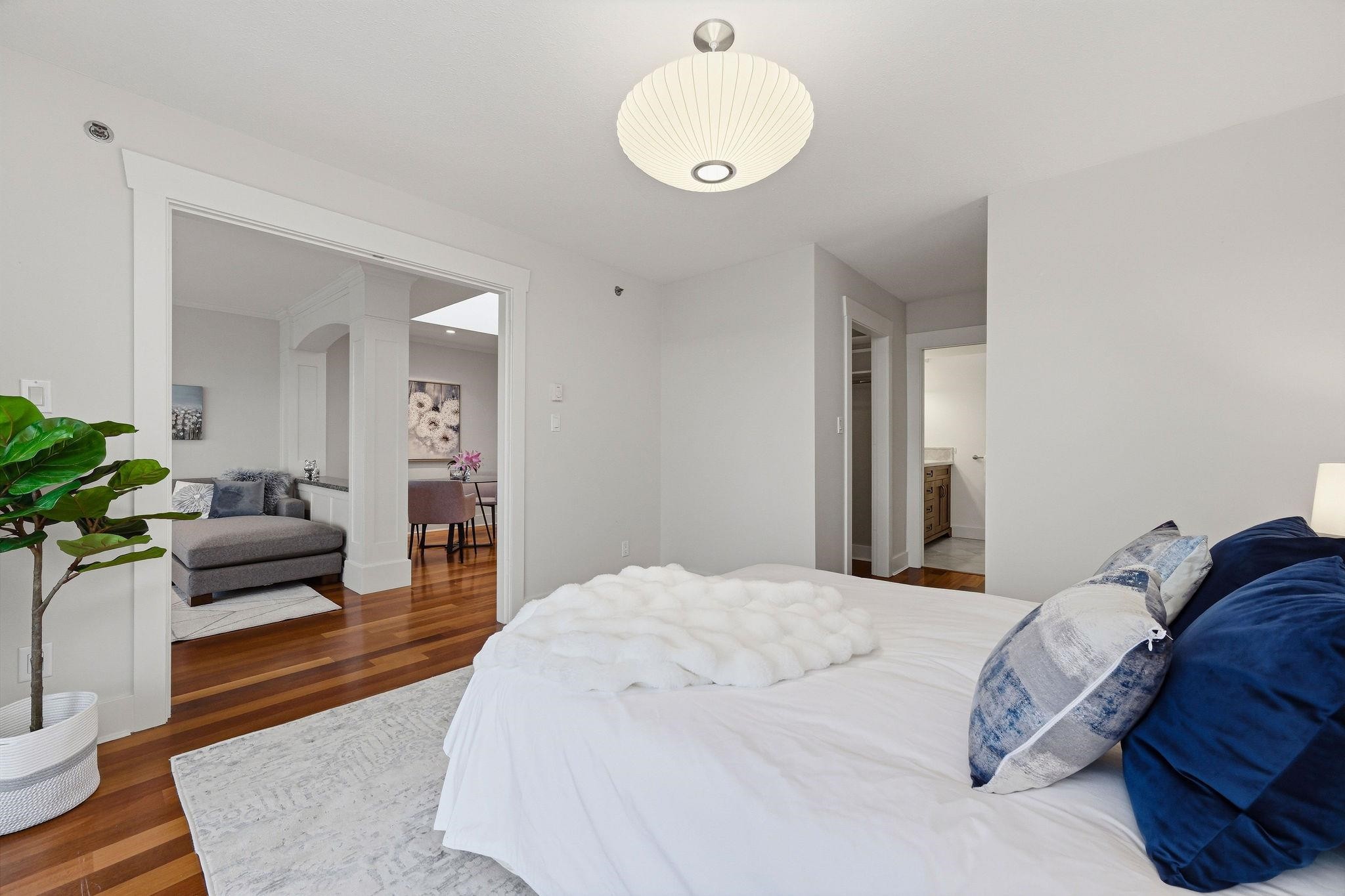 









2455


Bellevue

Avenue, 302,
West Vancouver,




BC
V7V 1E1

