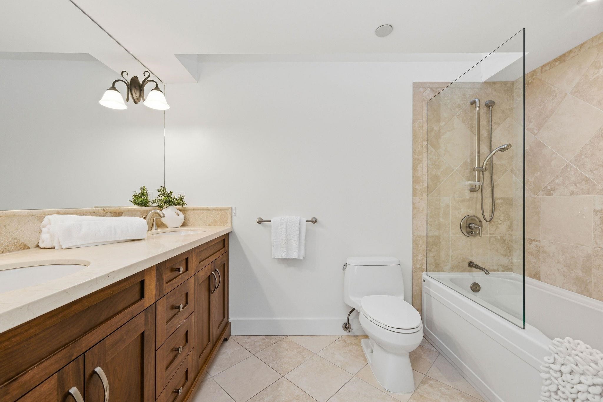 









2455


Bellevue

Avenue, 302,
West Vancouver,




BC
V7V 1E1

