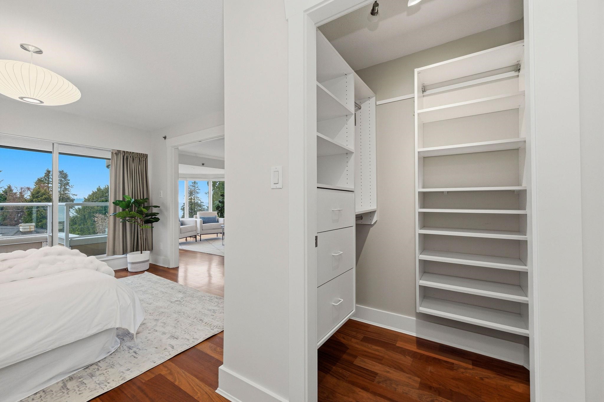 









2455


Bellevue

Avenue, 302,
West Vancouver,




BC
V7V 1E1

