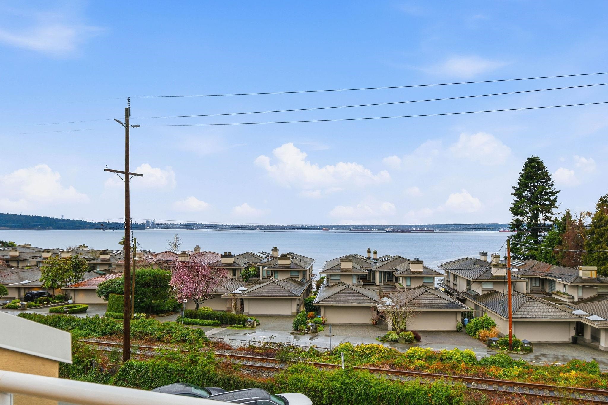 









2455


Bellevue

Avenue, 302,
West Vancouver,




BC
V7V 1E1

