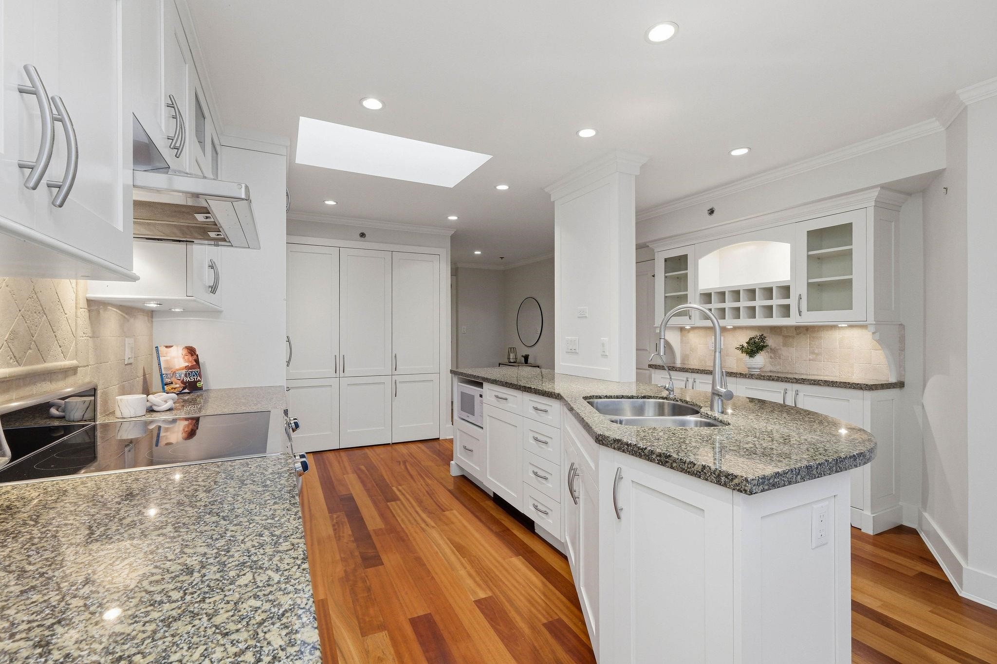 









2455


Bellevue

Avenue, 302,
West Vancouver,




BC
V7V 1E1

