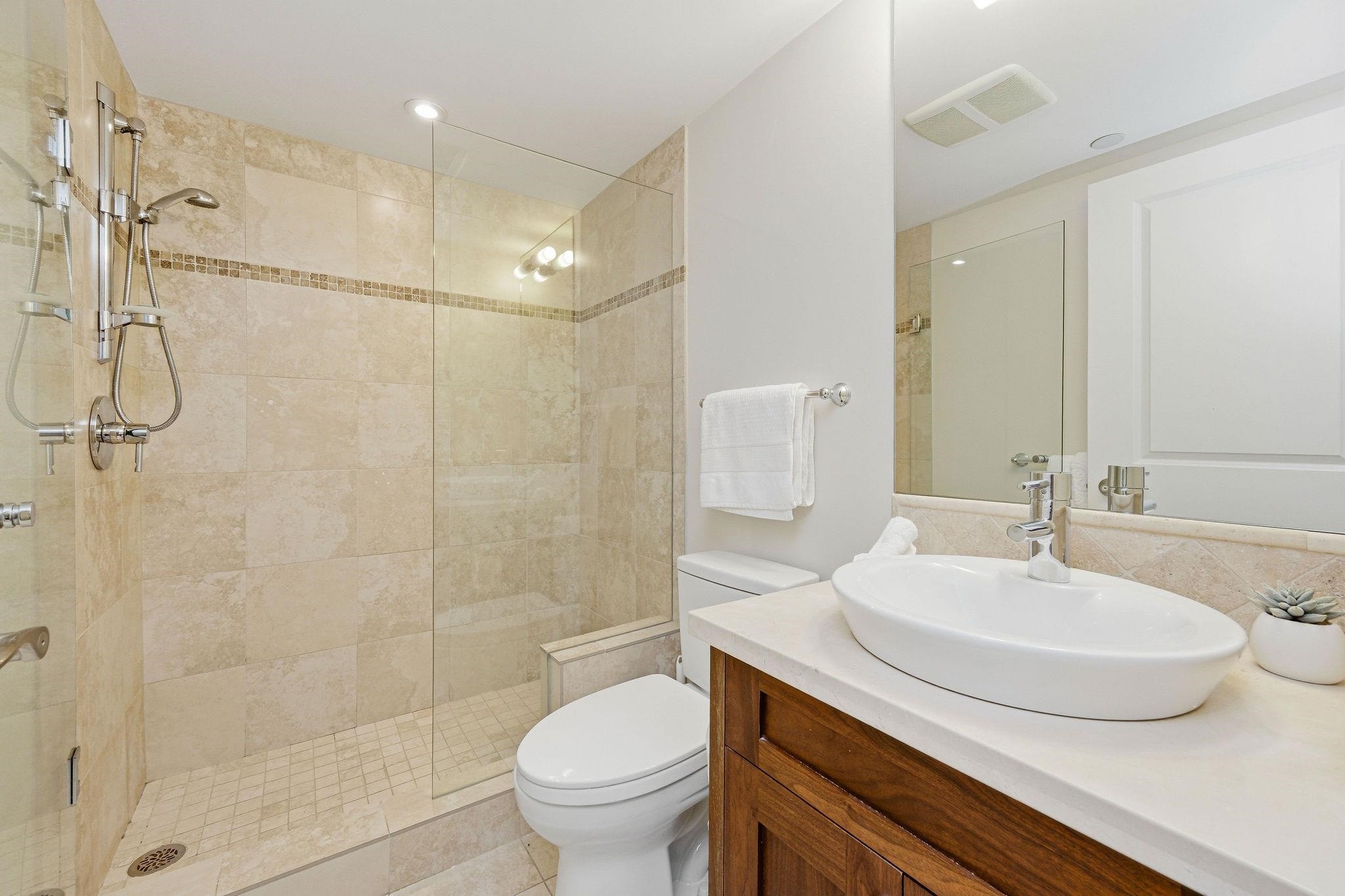 









2455


Bellevue

Avenue, 302,
West Vancouver,




BC
V7V 1E1

