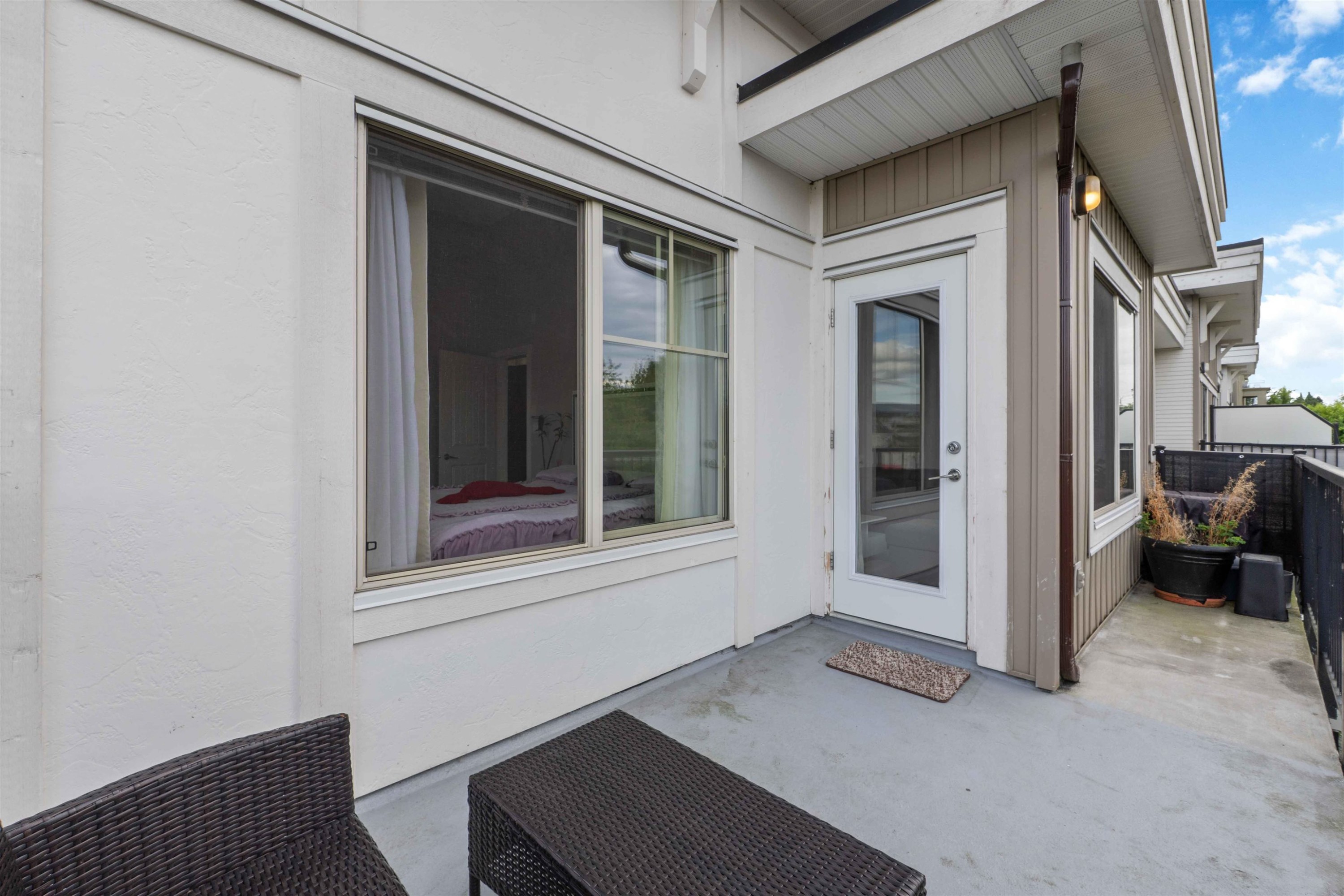 









22290


North

Avenue, 404,
Maple Ridge,




BC
V2X 8Z8

