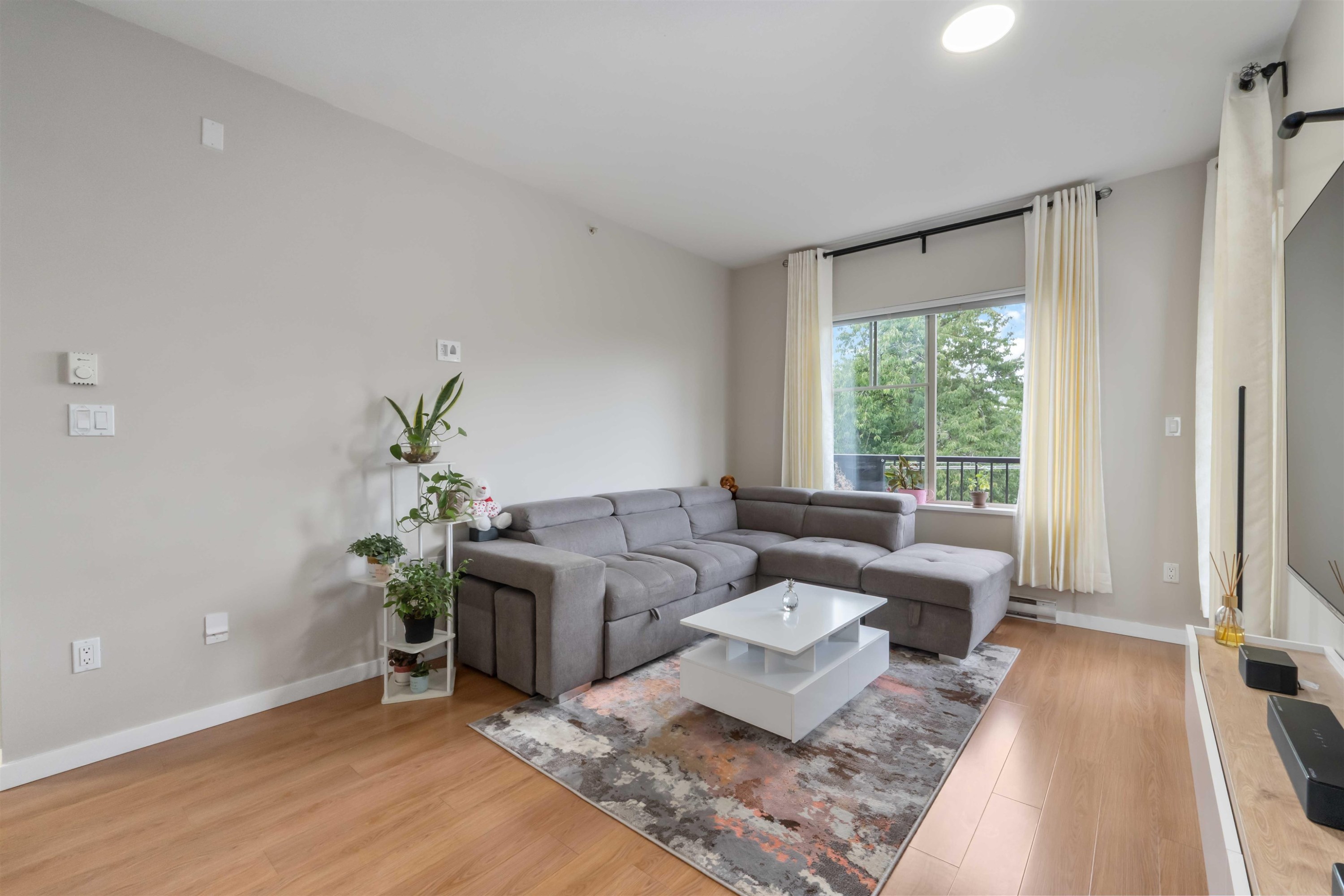









22290


North

Avenue, 404,
Maple Ridge,




BC
V2X 8Z8

