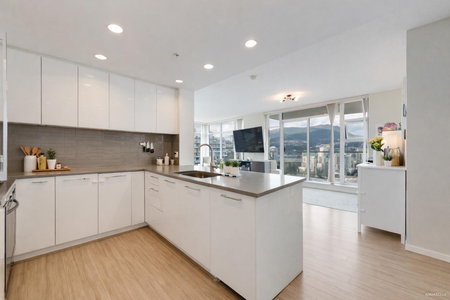









3102


Windsor

Gate, 2806,
Coquitlam,




BC
V3B 0J3


