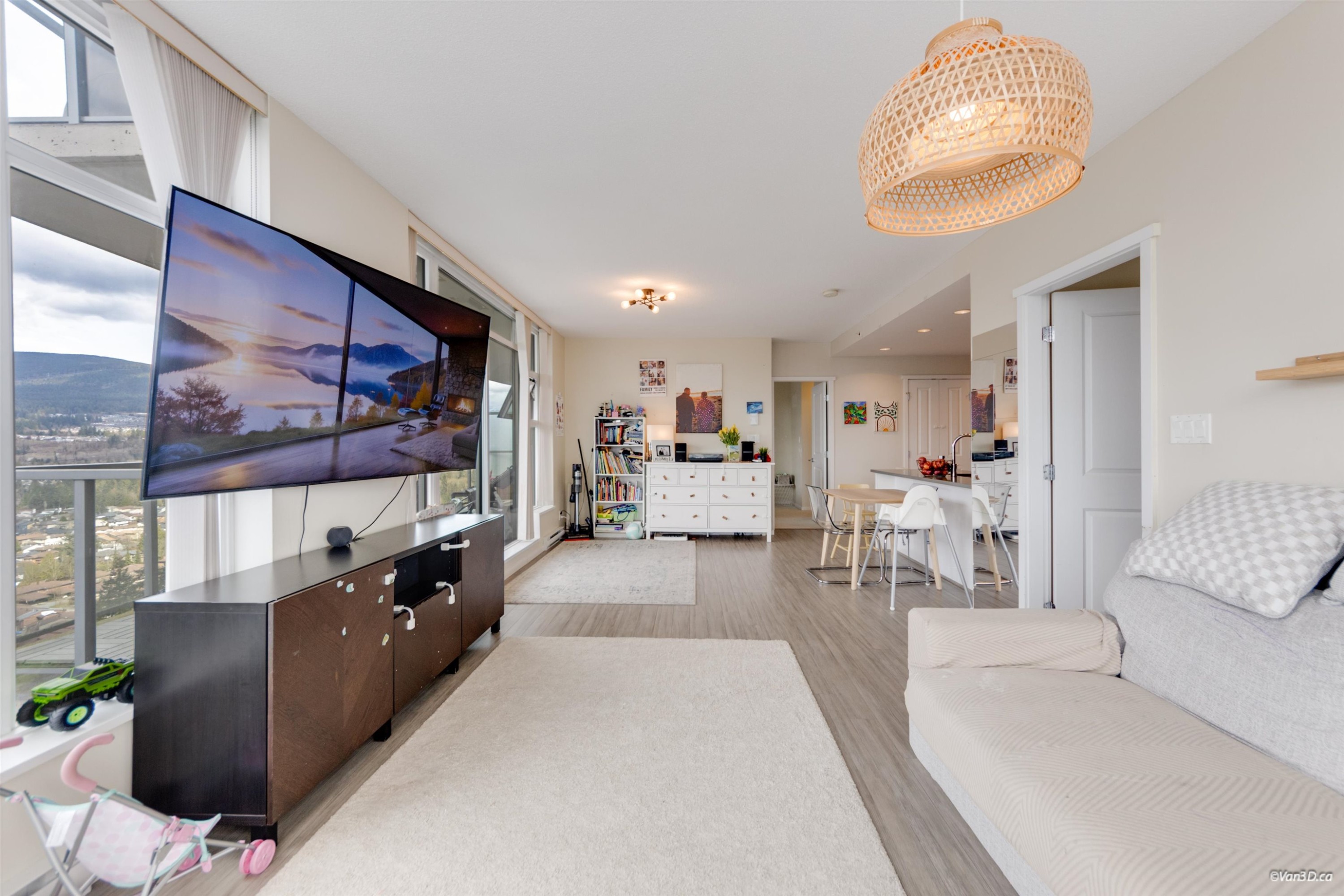 









3102


Windsor

Gate, 2806,
Coquitlam,




BC
V3B 0J3

