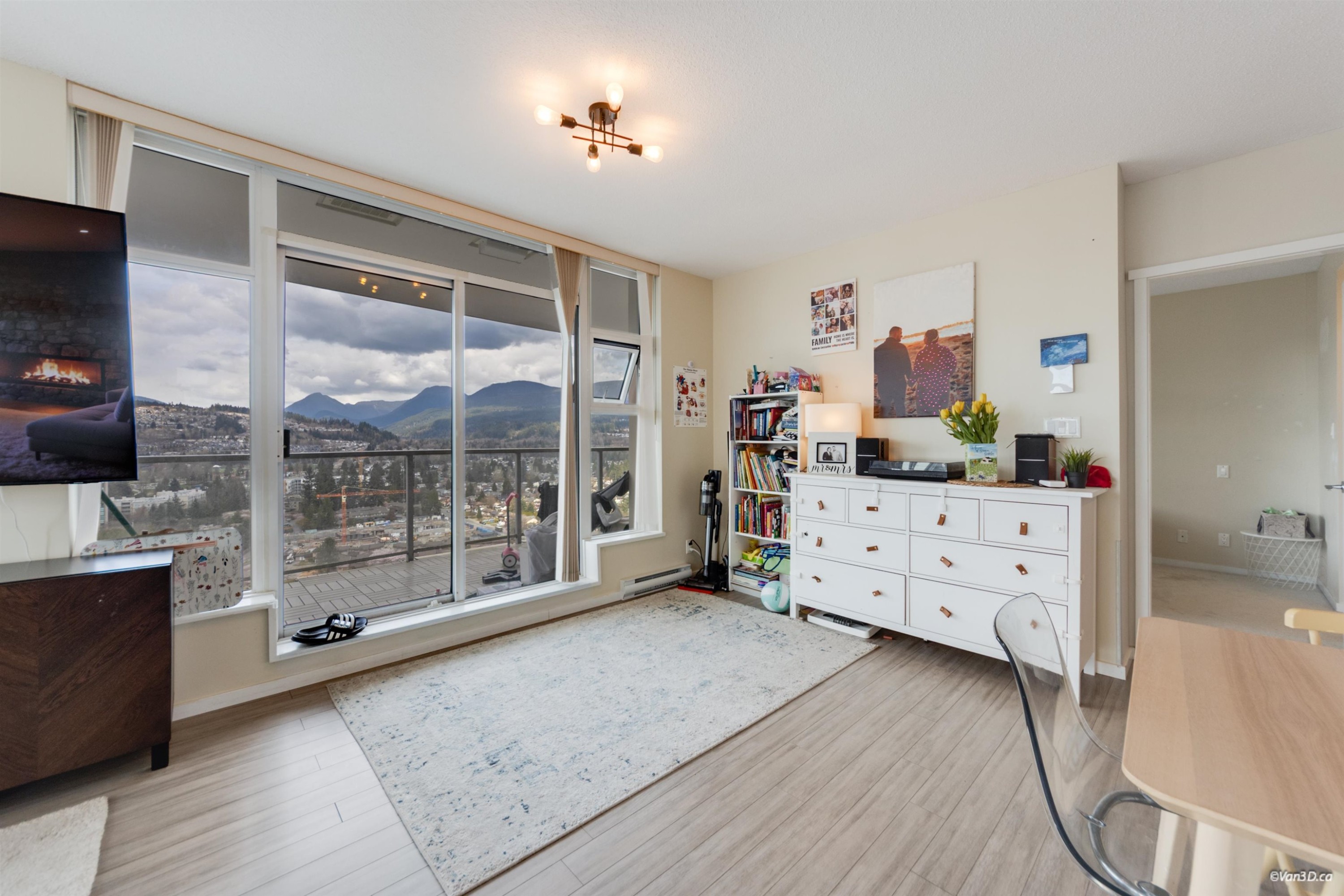 









3102


Windsor

Gate, 2806,
Coquitlam,




BC
V3B 0J3

