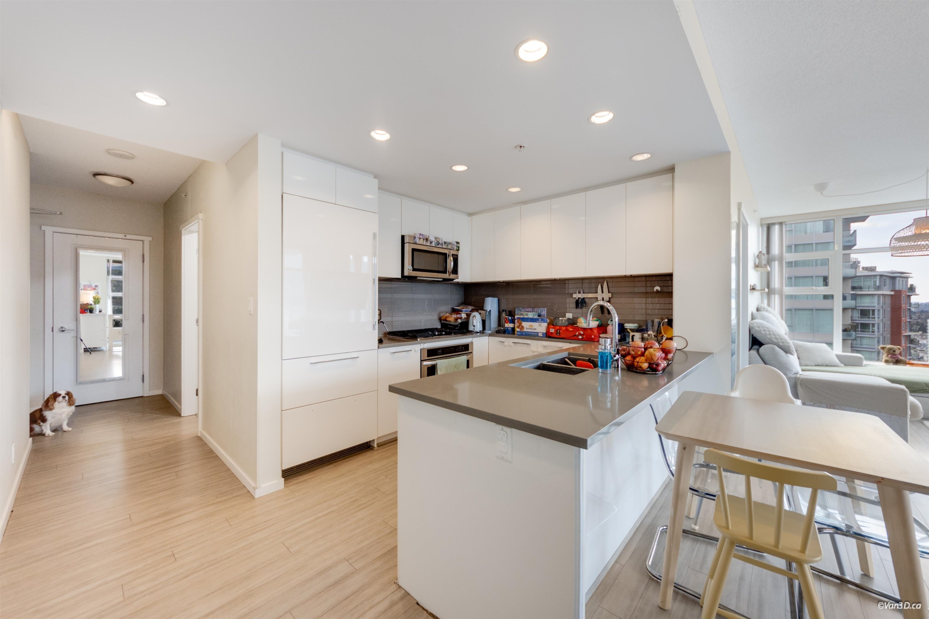 









3102


Windsor

Gate, 2806,
Coquitlam,




BC
V3B 0J3

