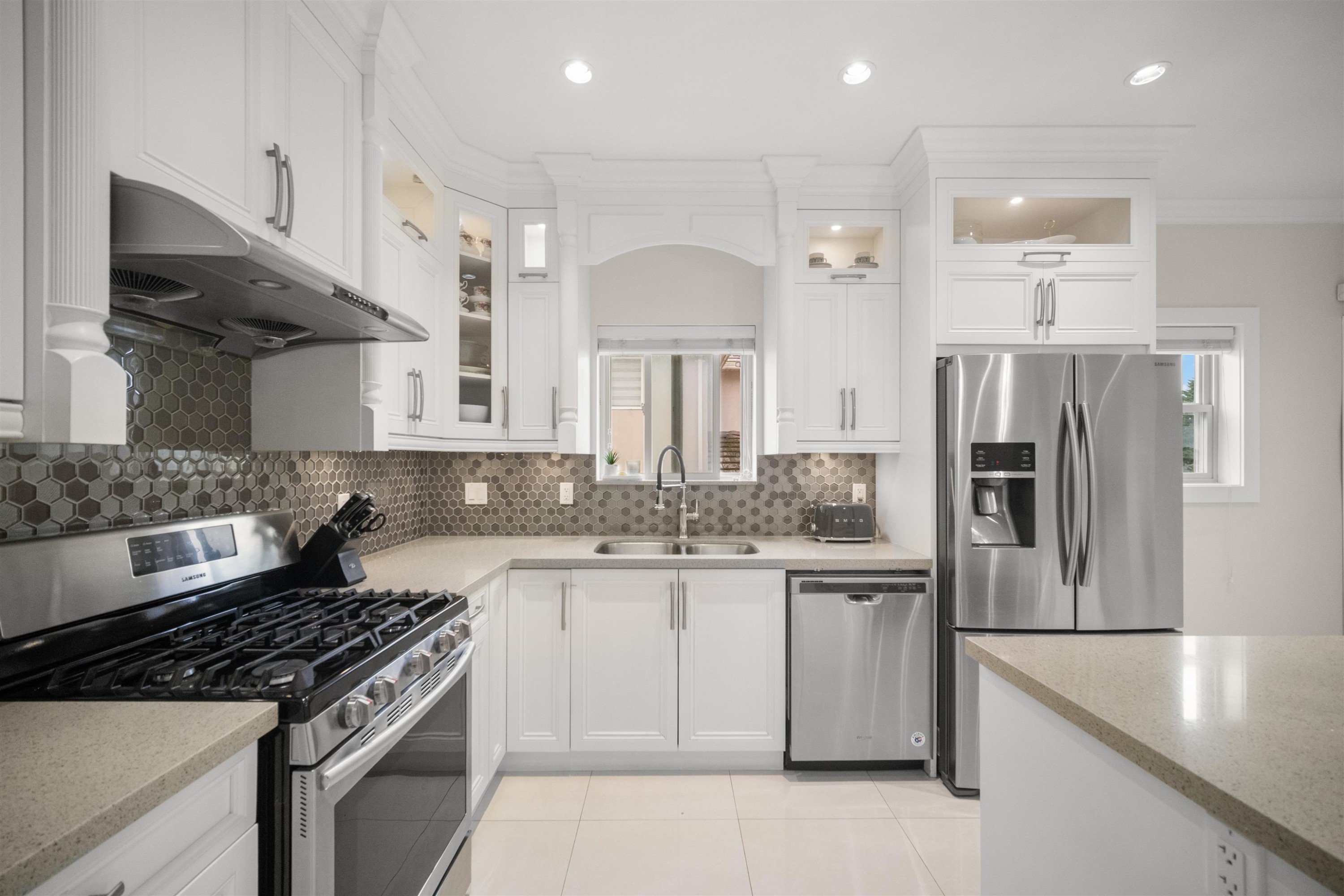 









4986


Inman

Avenue,
Burnaby,




BC
V5G 2Y6


