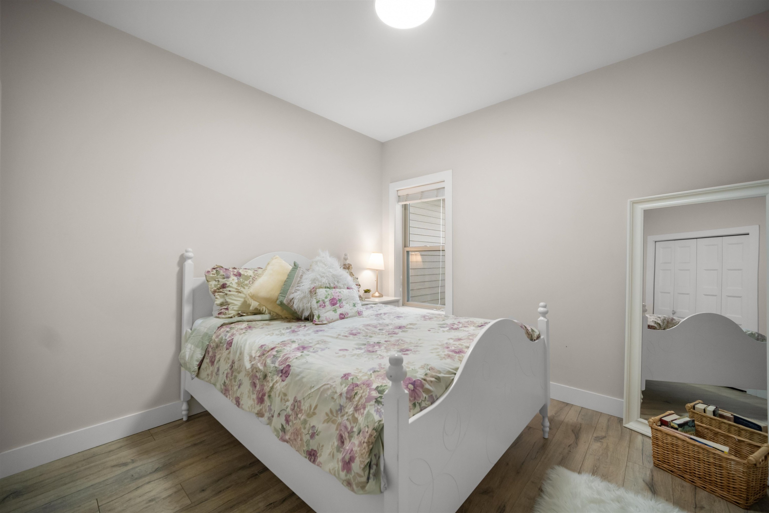 









4986


Inman

Avenue,
Burnaby,




BC
V5G 2Y6

