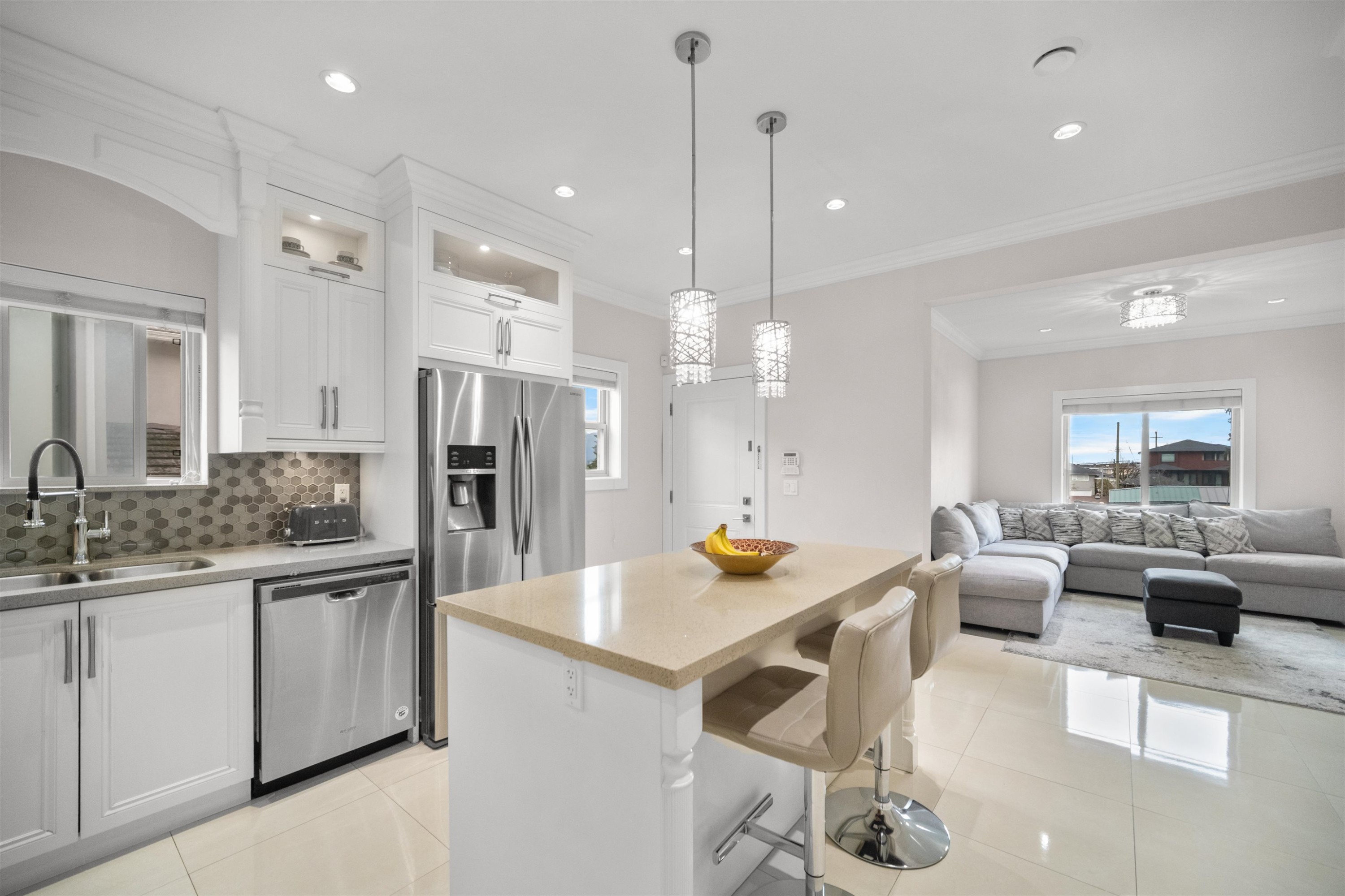 









4986


Inman

Avenue,
Burnaby,




BC
V5G 2Y6

