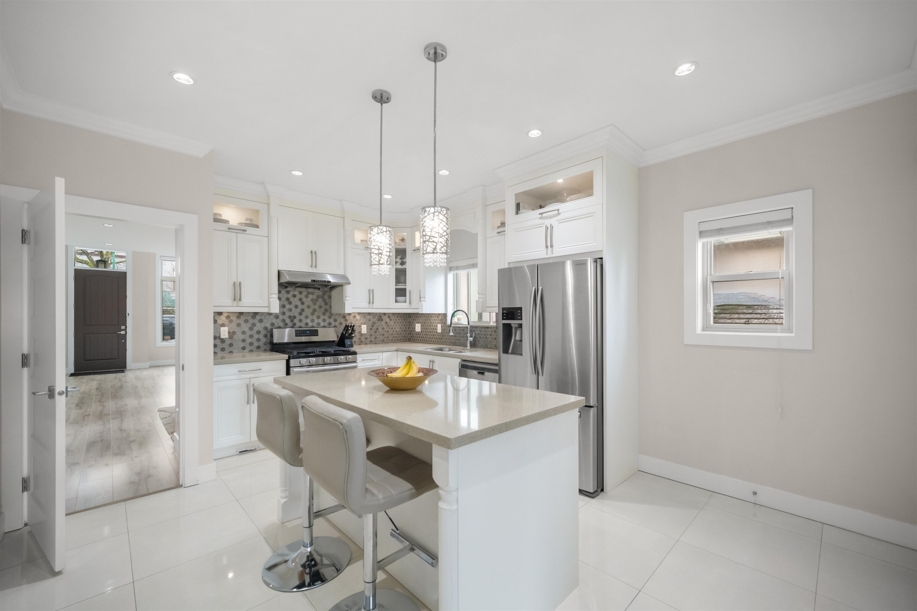 









4986


Inman

Avenue,
Burnaby,




BC
V5G 2Y6

