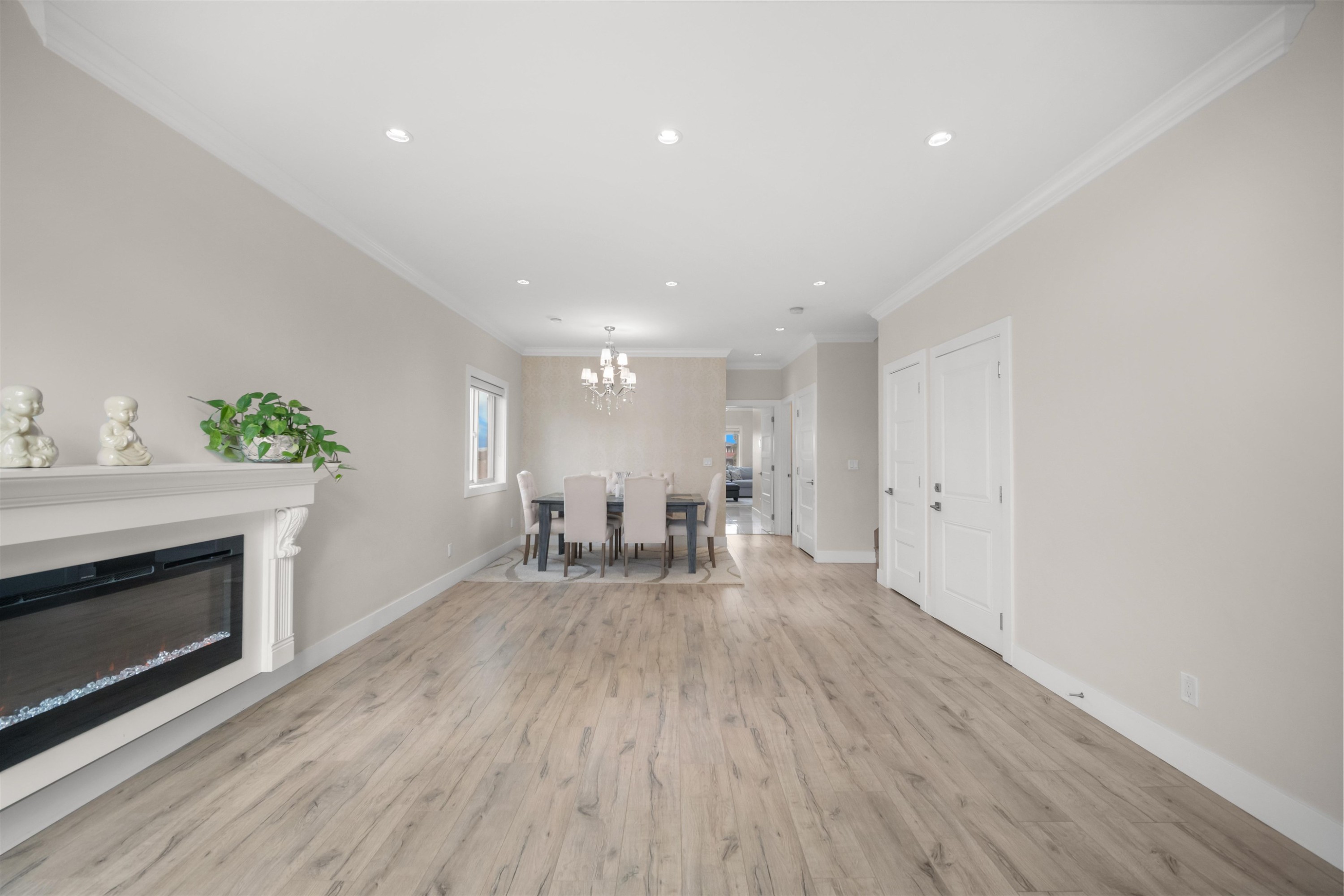 









4986


Inman

Avenue,
Burnaby,




BC
V5G 2Y6

