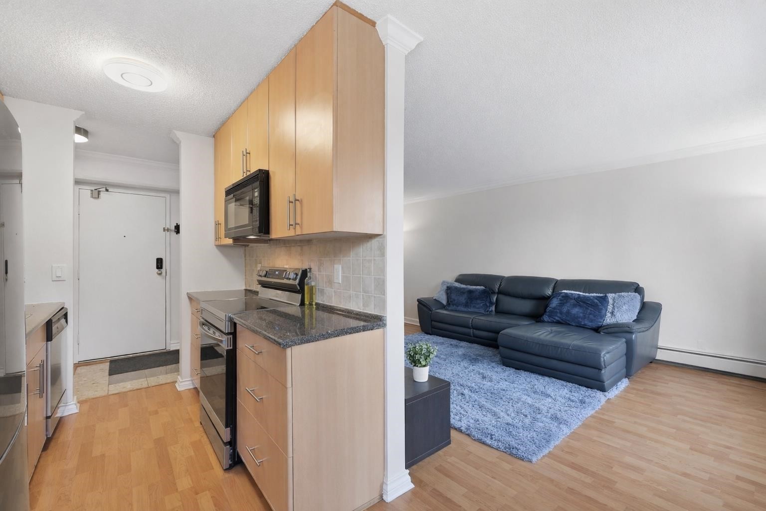 









320


Royal

Avenue, 405,
New Westminster,




BC
V3L 5C6

