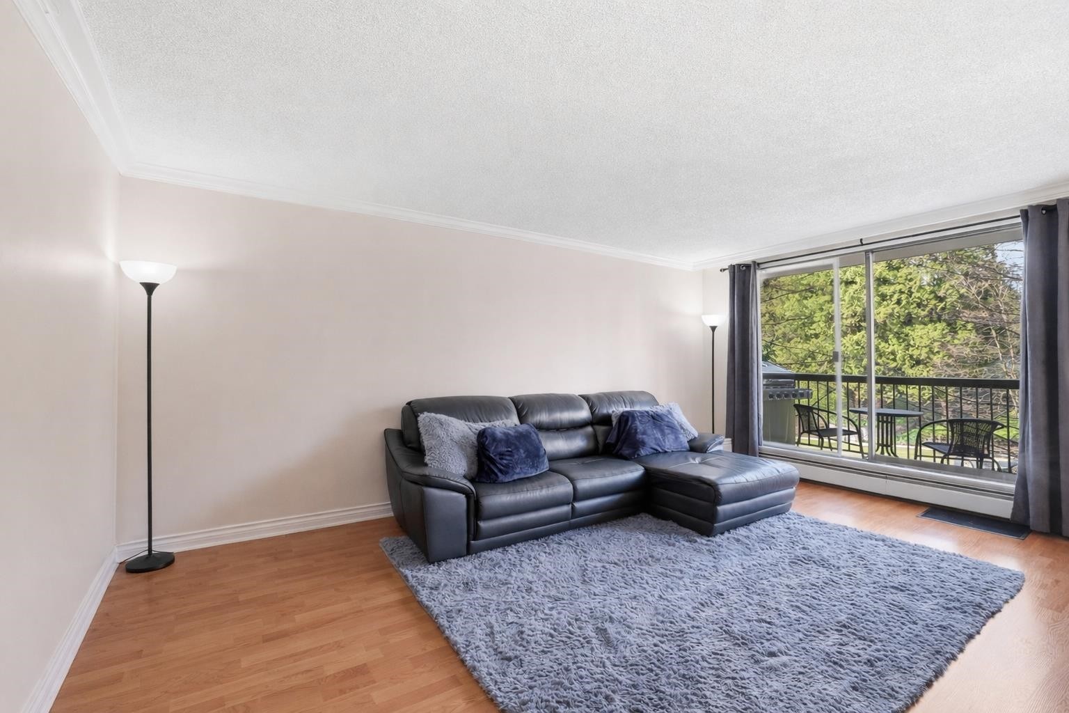 









320


Royal

Avenue, 405,
New Westminster,




BC
V3L 5C6

