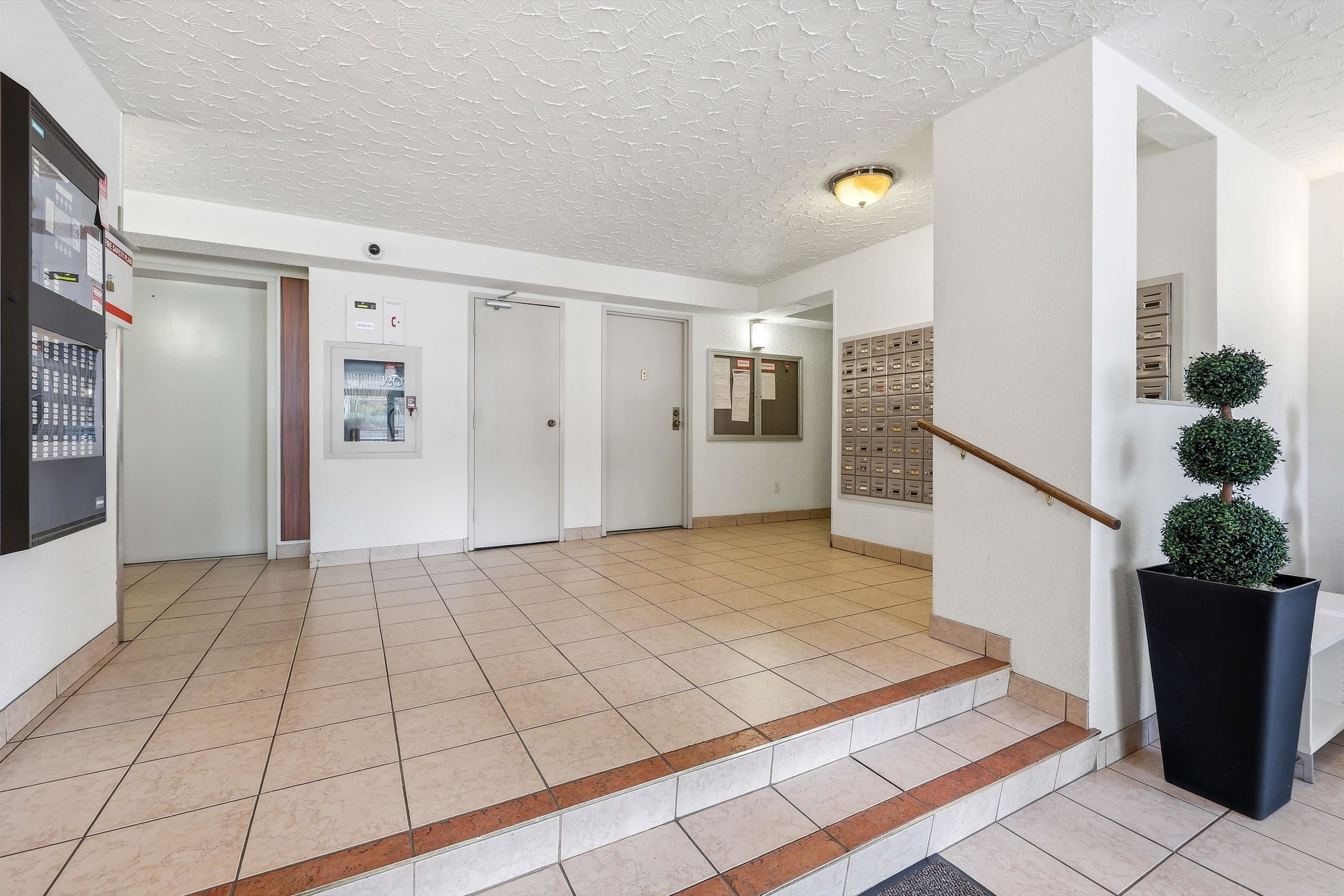 









320


Royal

Avenue, 405,
New Westminster,




BC
V3L 5C6

