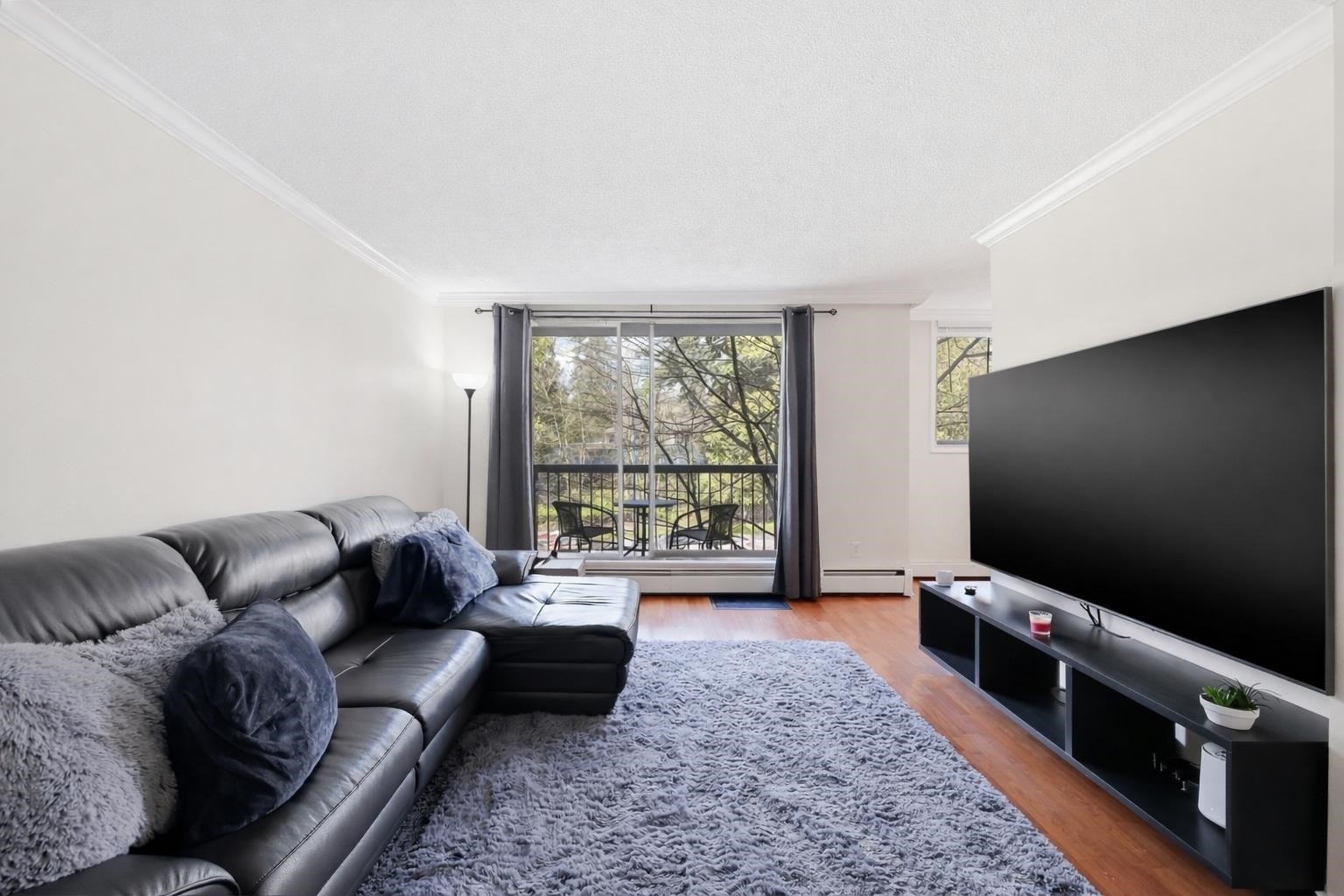 









320


Royal

Avenue, 405,
New Westminster,




BC
V3L 5C6

