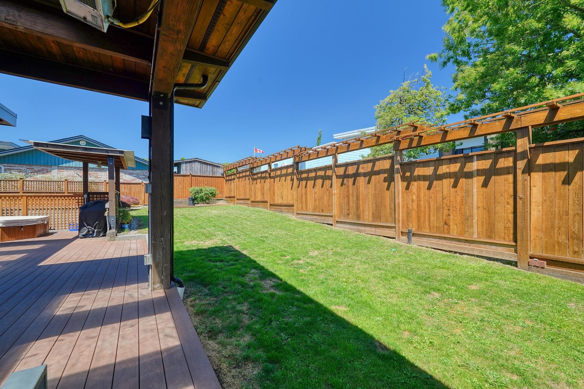 









821


Jackson

Crescent,
New Westminster,




BC
V3L 4S1

