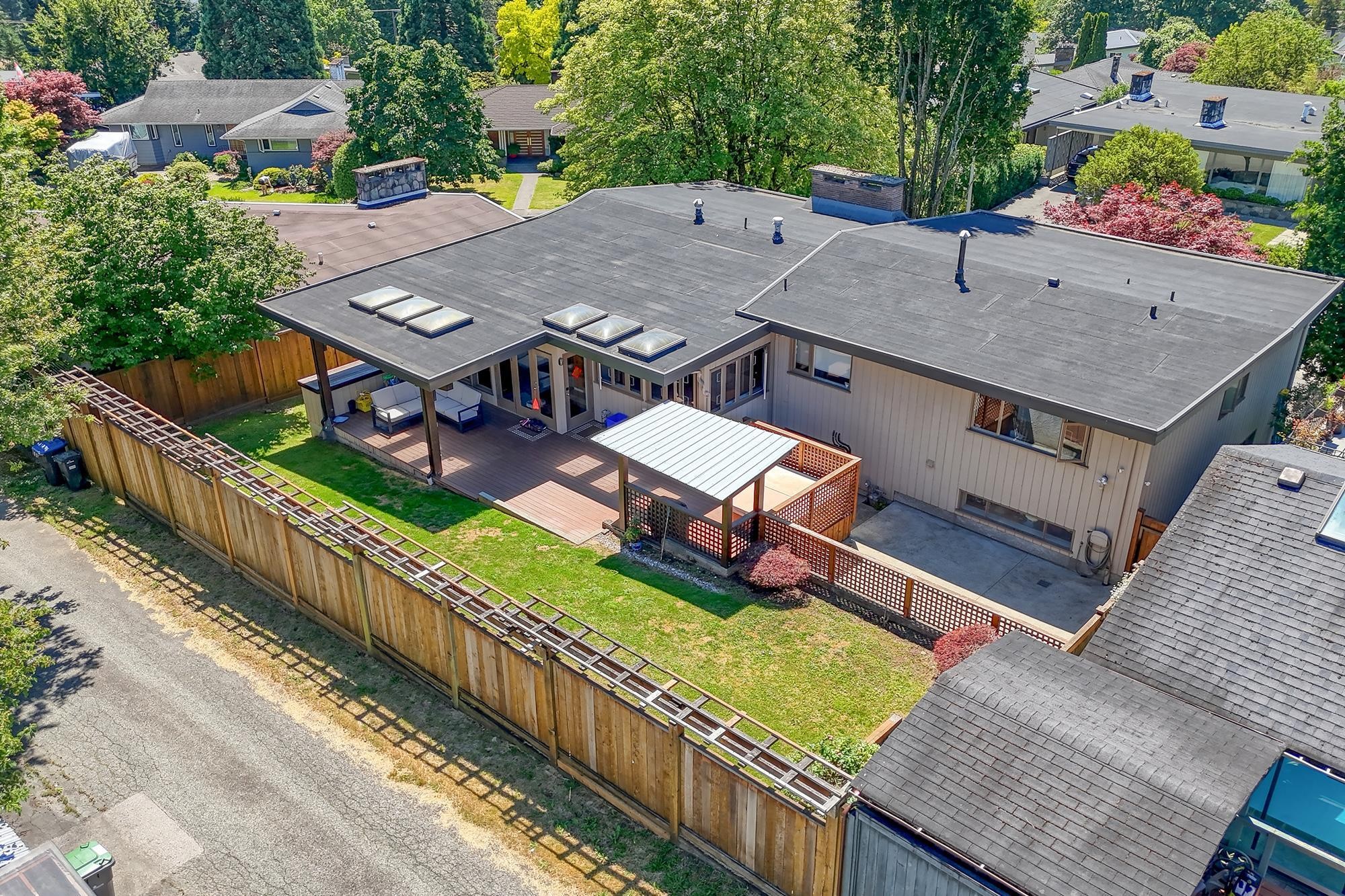









821


Jackson

Crescent,
New Westminster,




BC
V3L 4S1

